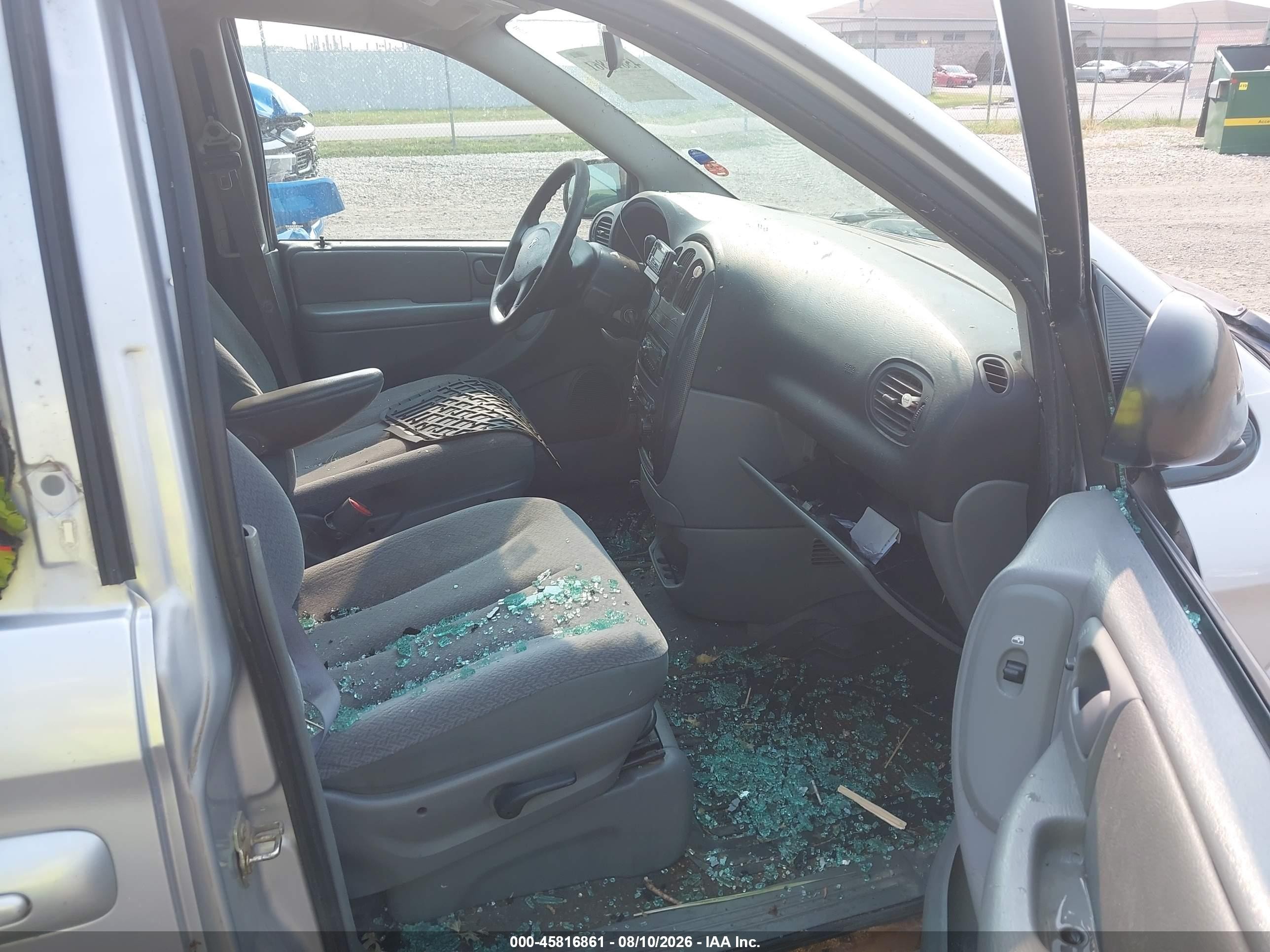 2005 Dodge Caravan Sxt Серебряный vin: 1D4GP45R95B401862
