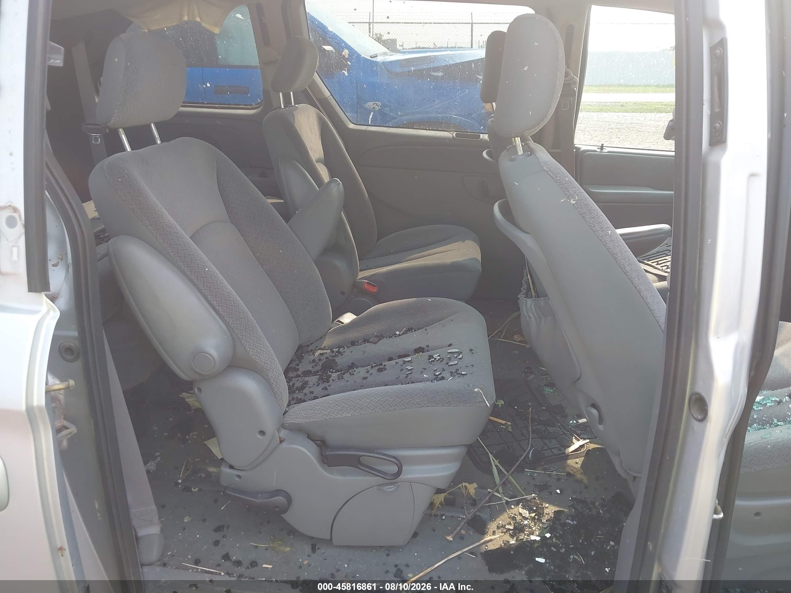 2005 Dodge Caravan Sxt Серебряный vin: 1D4GP45R95B401862