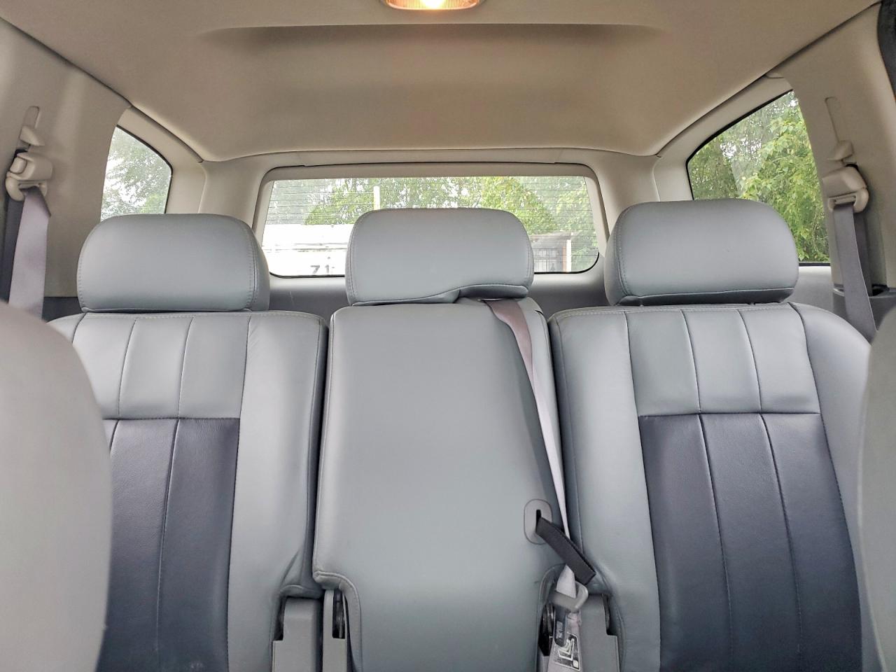 2004 Dodge Durango St Silver vin: 1D4HB38N84F143203