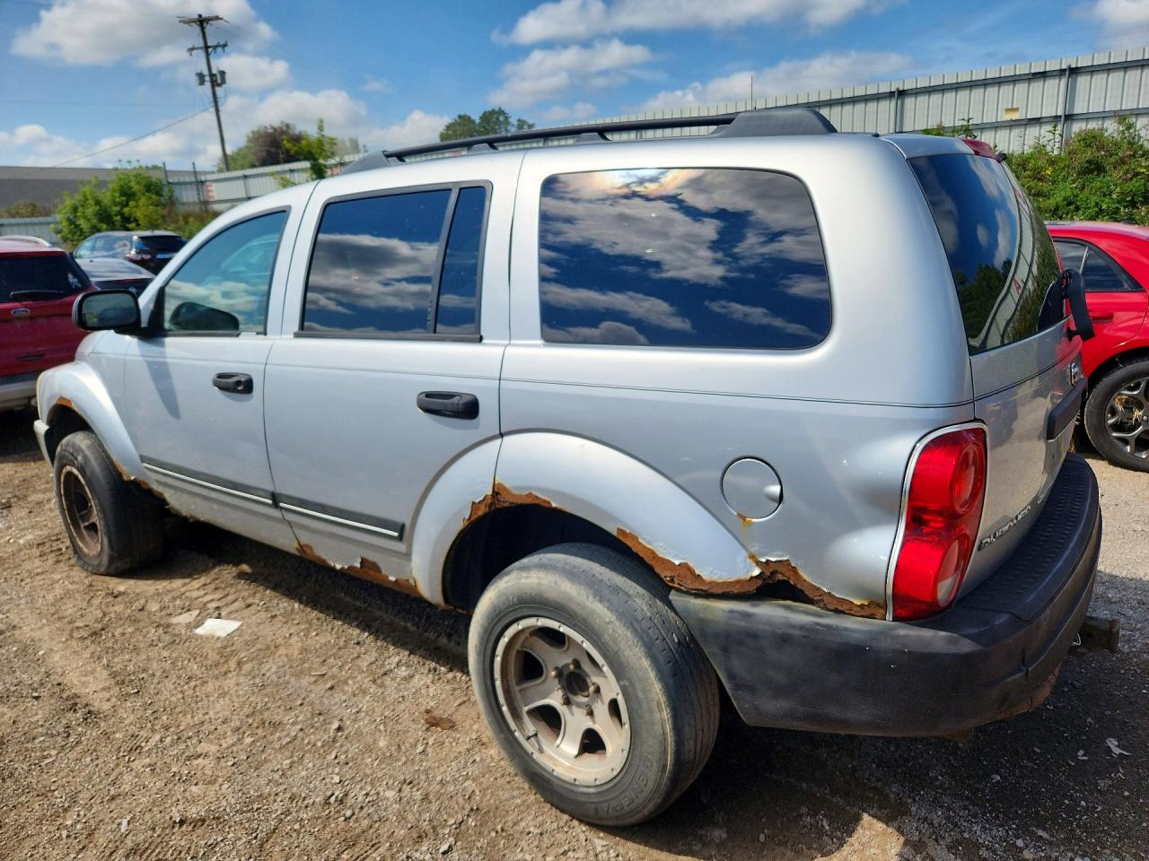 2005 Dodge Durango St Silver vin: 1D4HB38NX5F586065