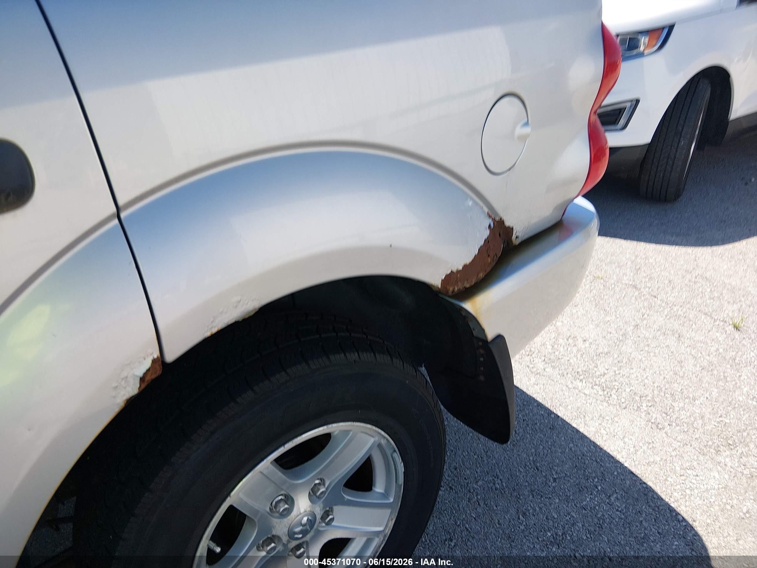 2005 Dodge Durango Slt Silver vin: 1D4HB48D75F513667