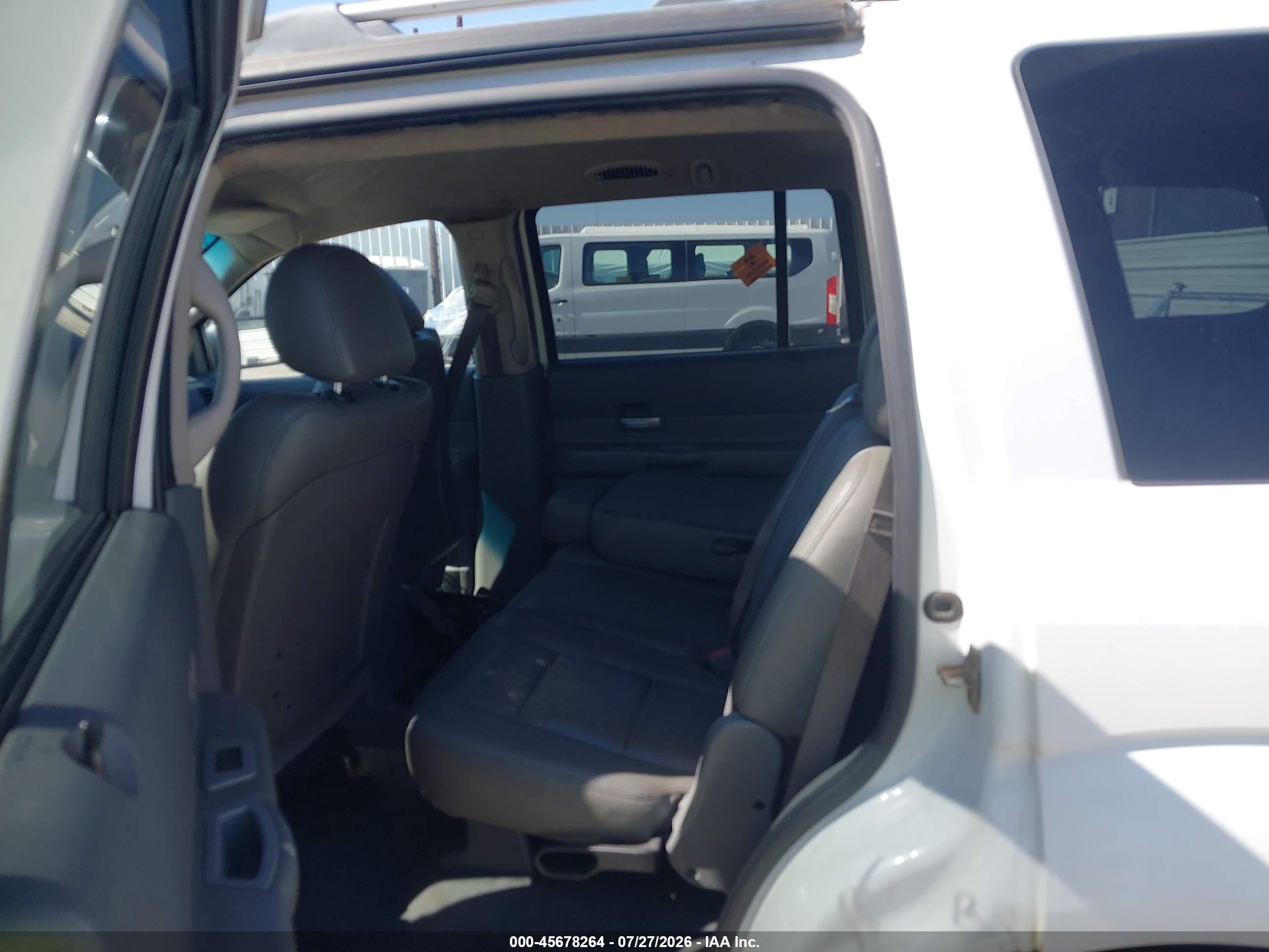 2005 Dodge Durango Slt Белый vin: 1D4HD48D45F586764