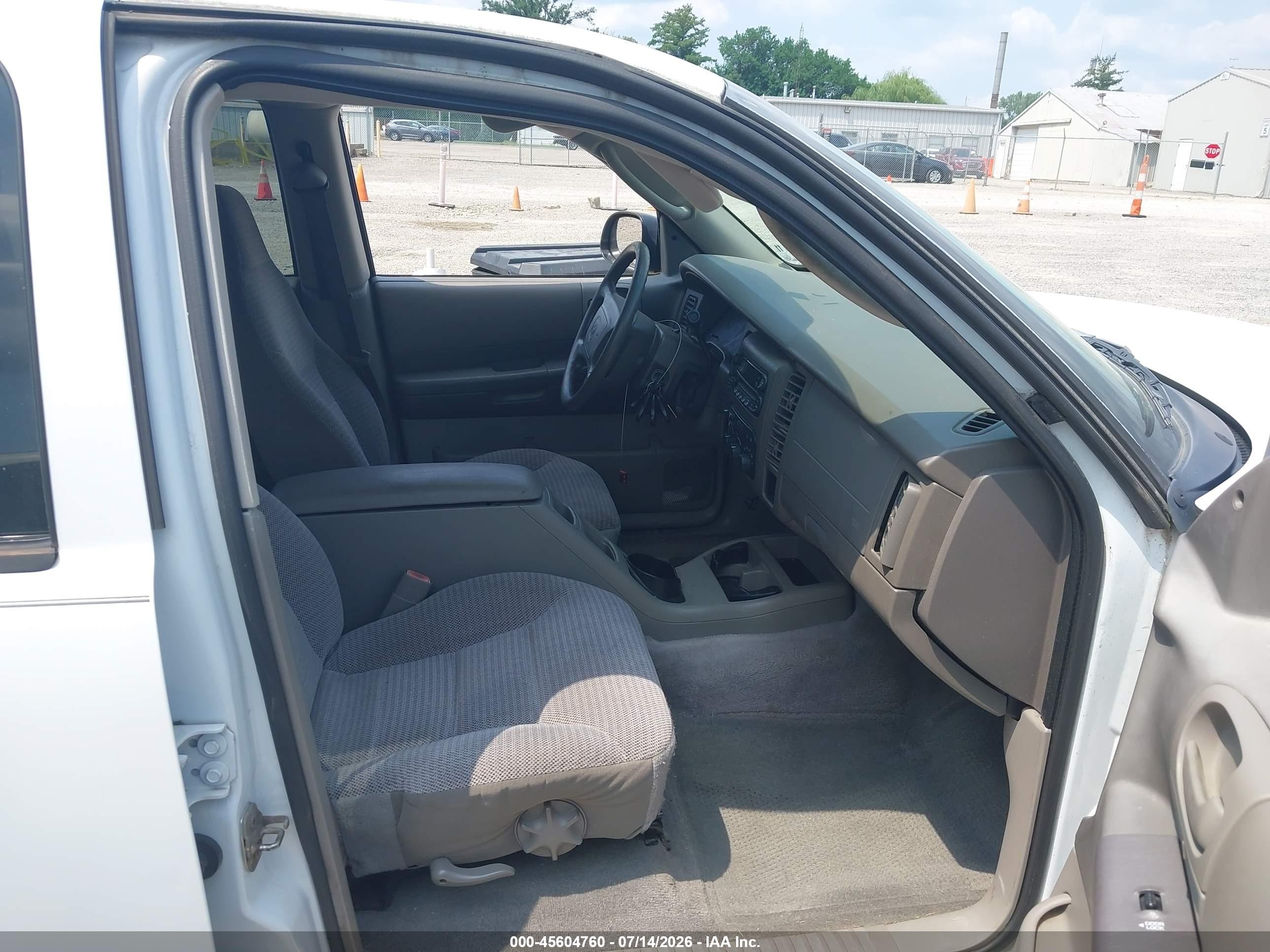 2003 Dodge Durango Sport/sxt White vin: 1D4HR38N83F590401