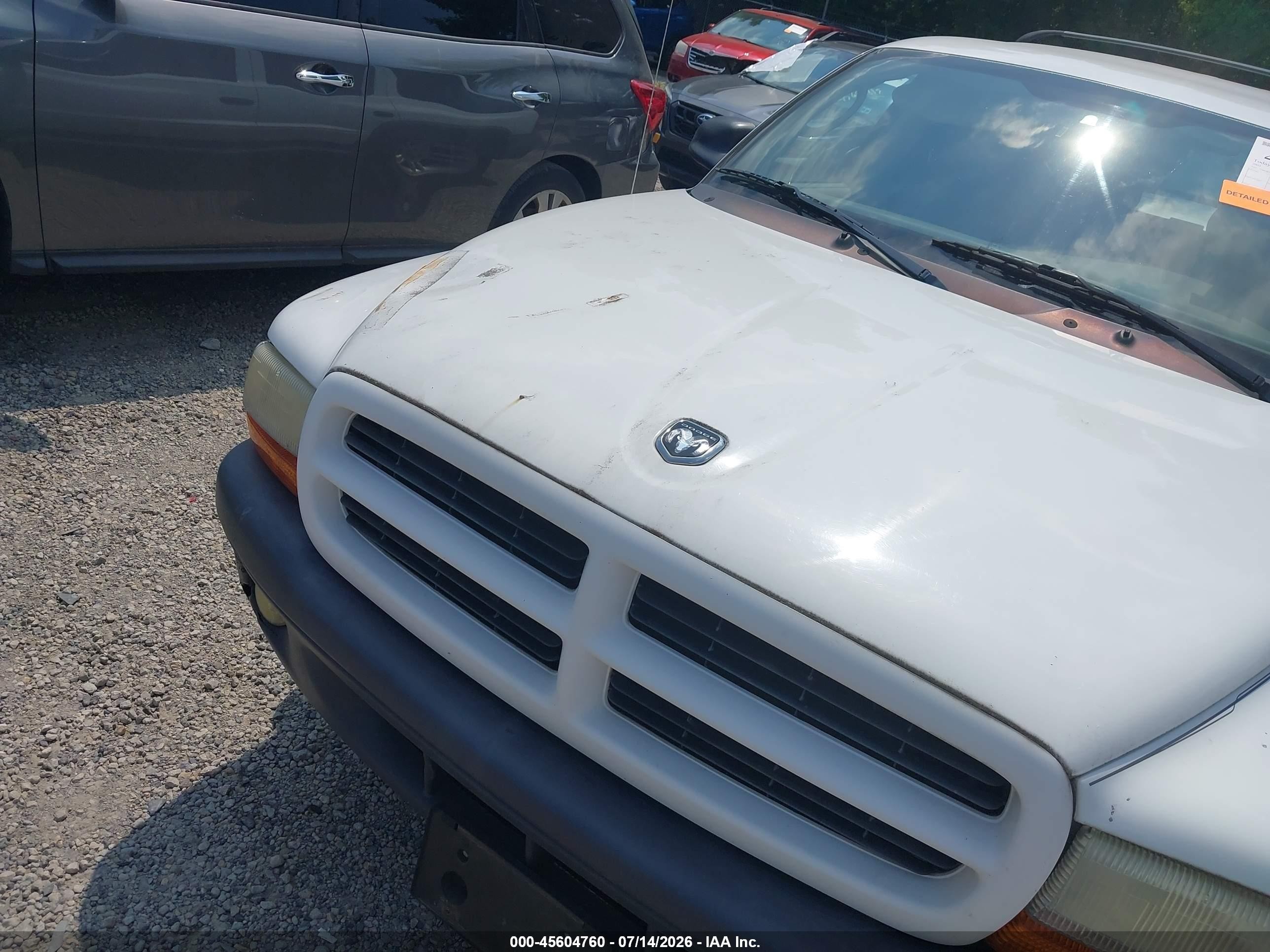 2003 Dodge Durango Sport/sxt White vin: 1D4HR38N83F590401
