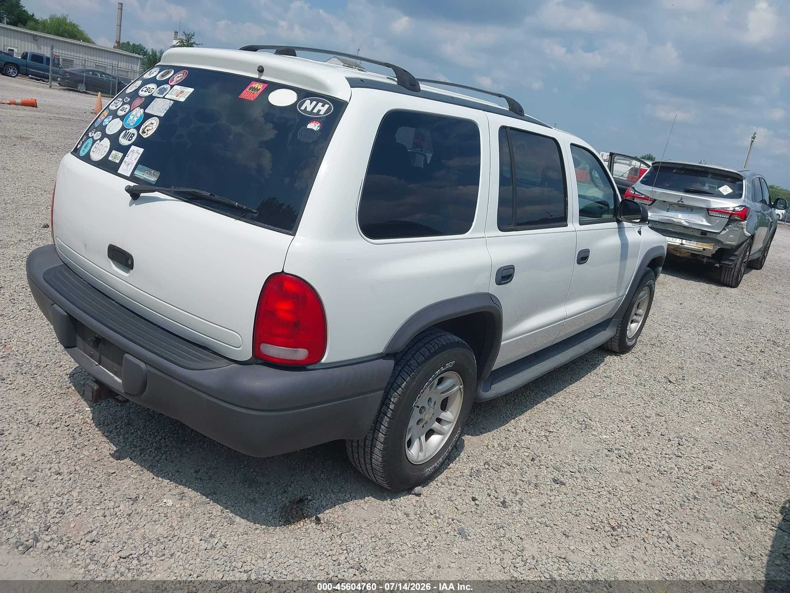 2003 Dodge Durango Sport/sxt White vin: 1D4HR38N83F590401