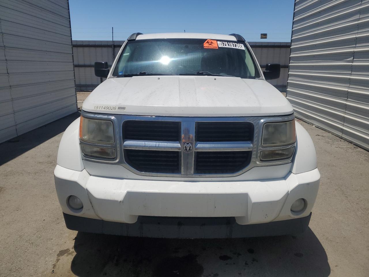 2011 Dodge Nitro Se White vin: 1D4PT2GK0BW589059 Damage: Left Head Lamp, Faded, Repair Required