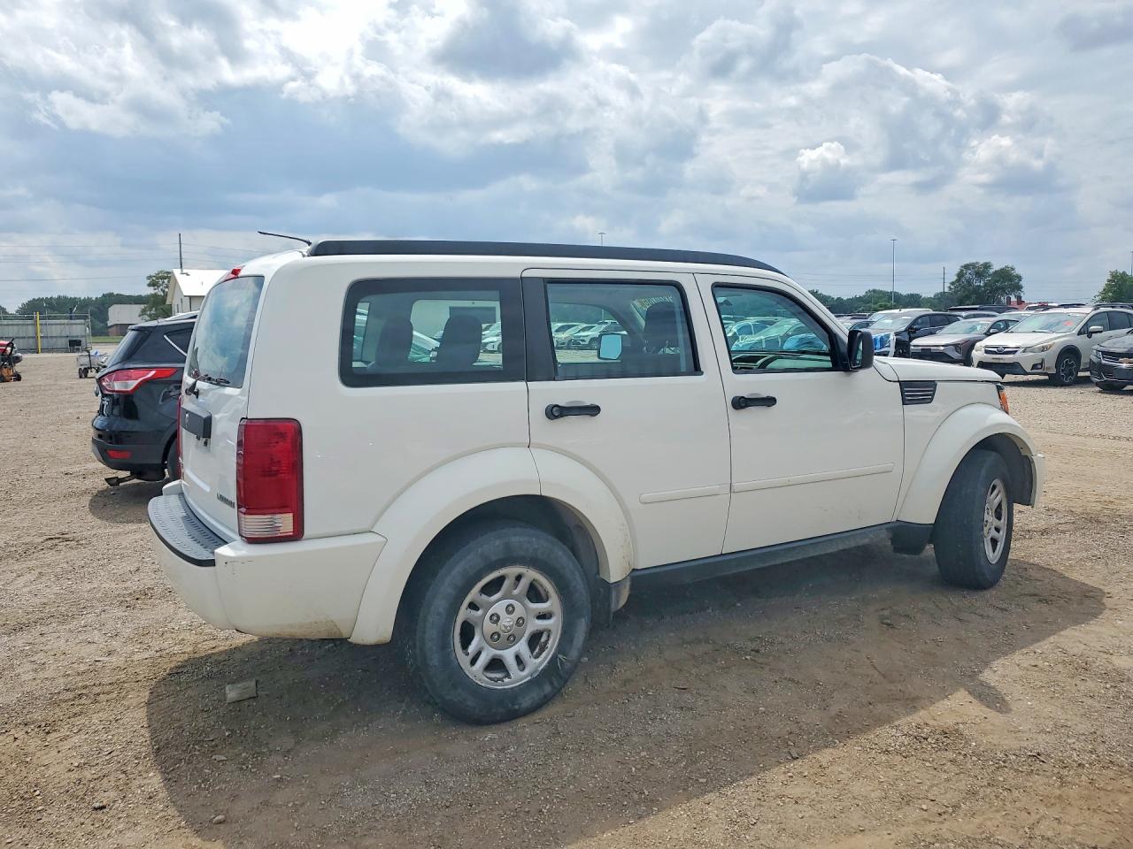 2010 Dodge Nitro Se White vin: 1D4PT2GK1AW105267