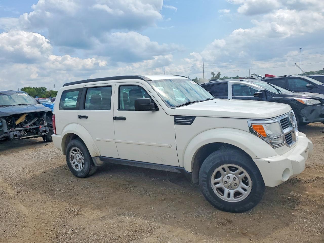 2010 Dodge Nitro Se White vin: 1D4PT2GK1AW105267