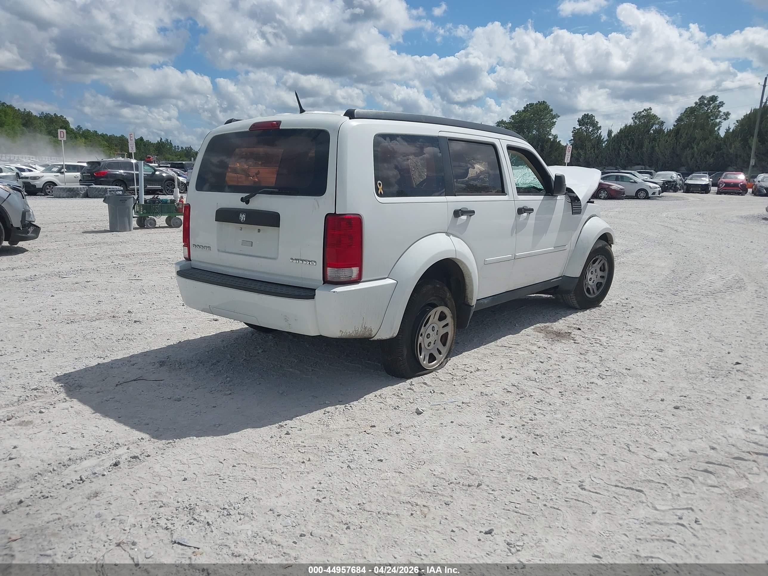 2011 Dodge Nitro Se White vin: 1D4PT2GK5BW518360