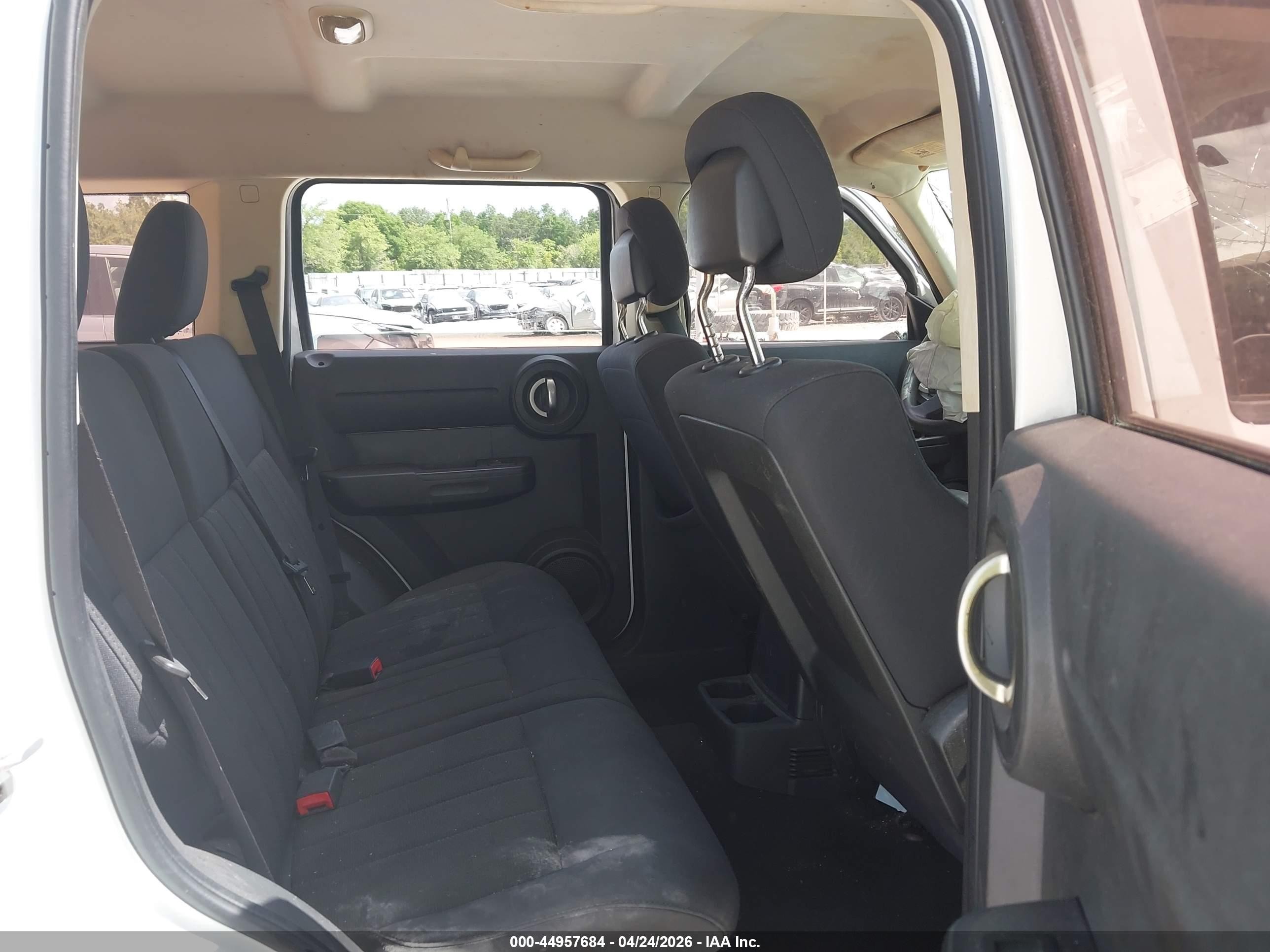 2011 Dodge Nitro Se White vin: 1D4PT2GK5BW518360