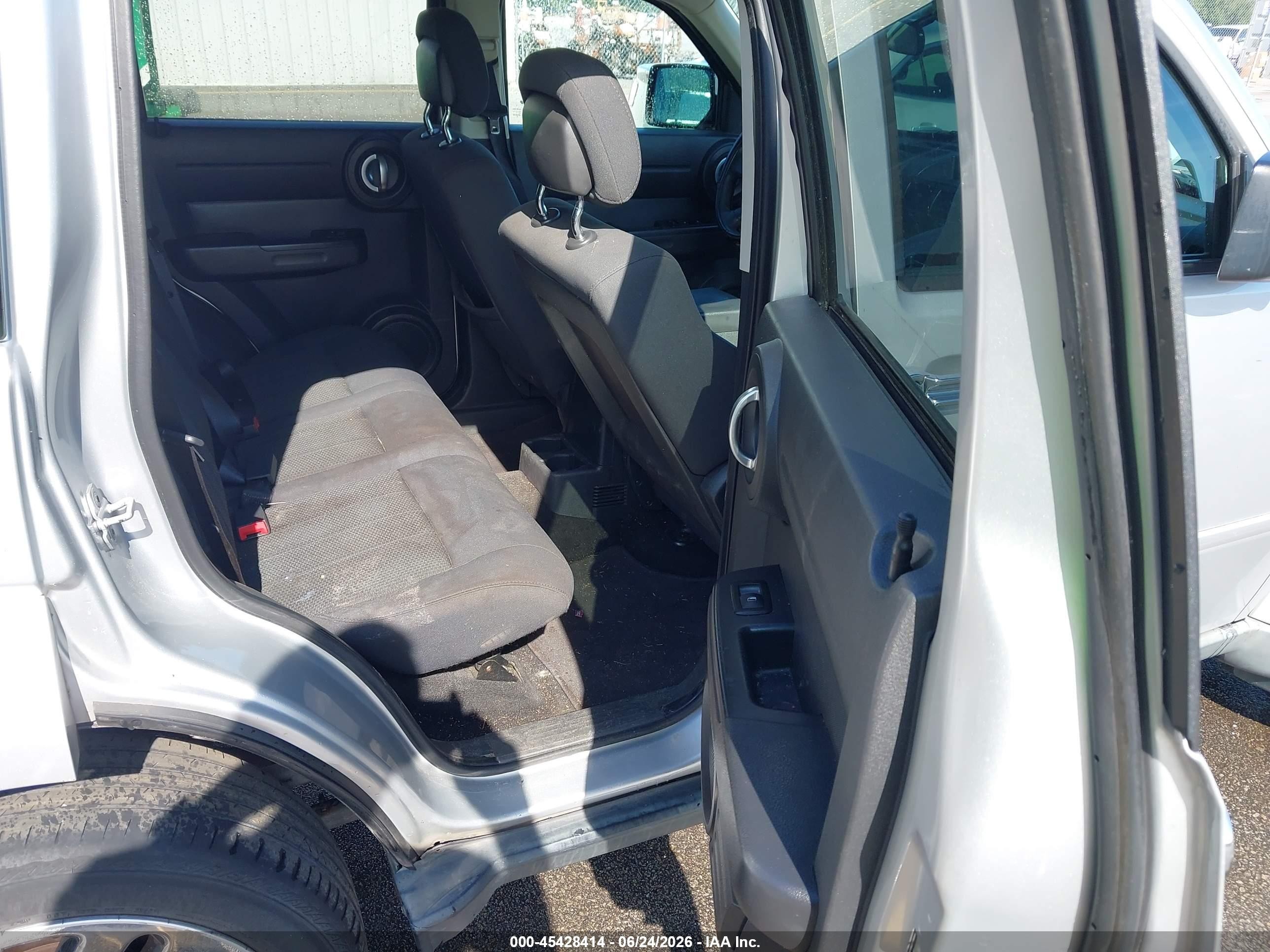 2011 Dodge Nitro Heat Silver vin: 1D4PT4GK6BW568048