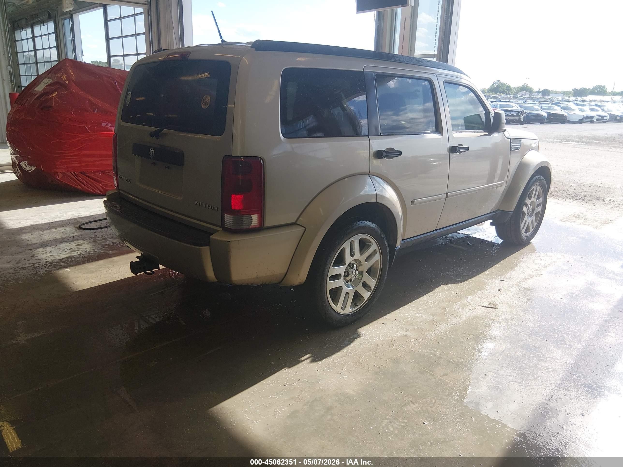 2010 Dodge Nitro Heat Gold vin: 1D4PT4GK9AW171884