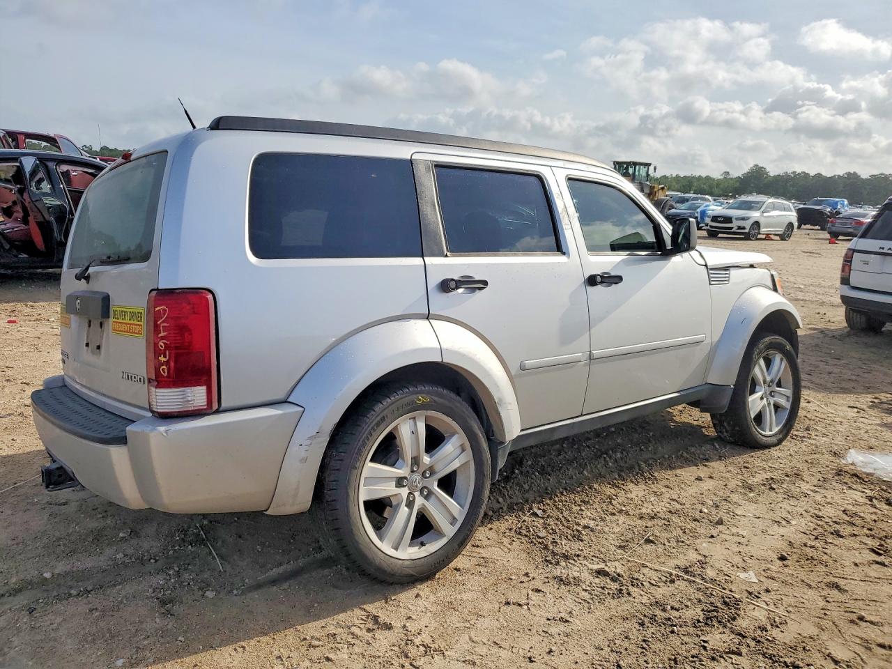 2011 Dodge Nitro Heat Silver vin: 1D4PT4GX5BW528975