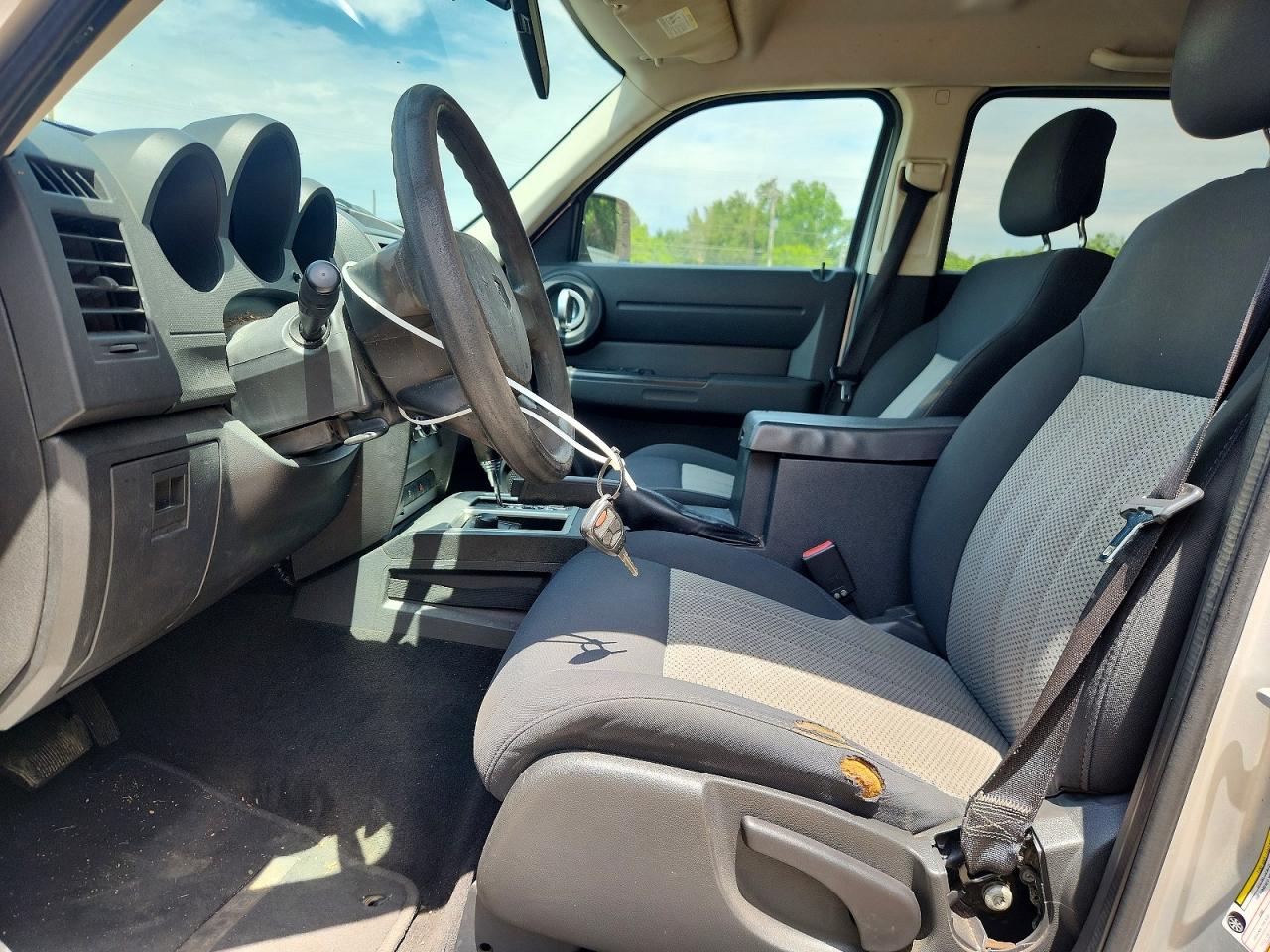 2010 Dodge Nitro Se Silver vin: 1D4PU2GK2AW127355