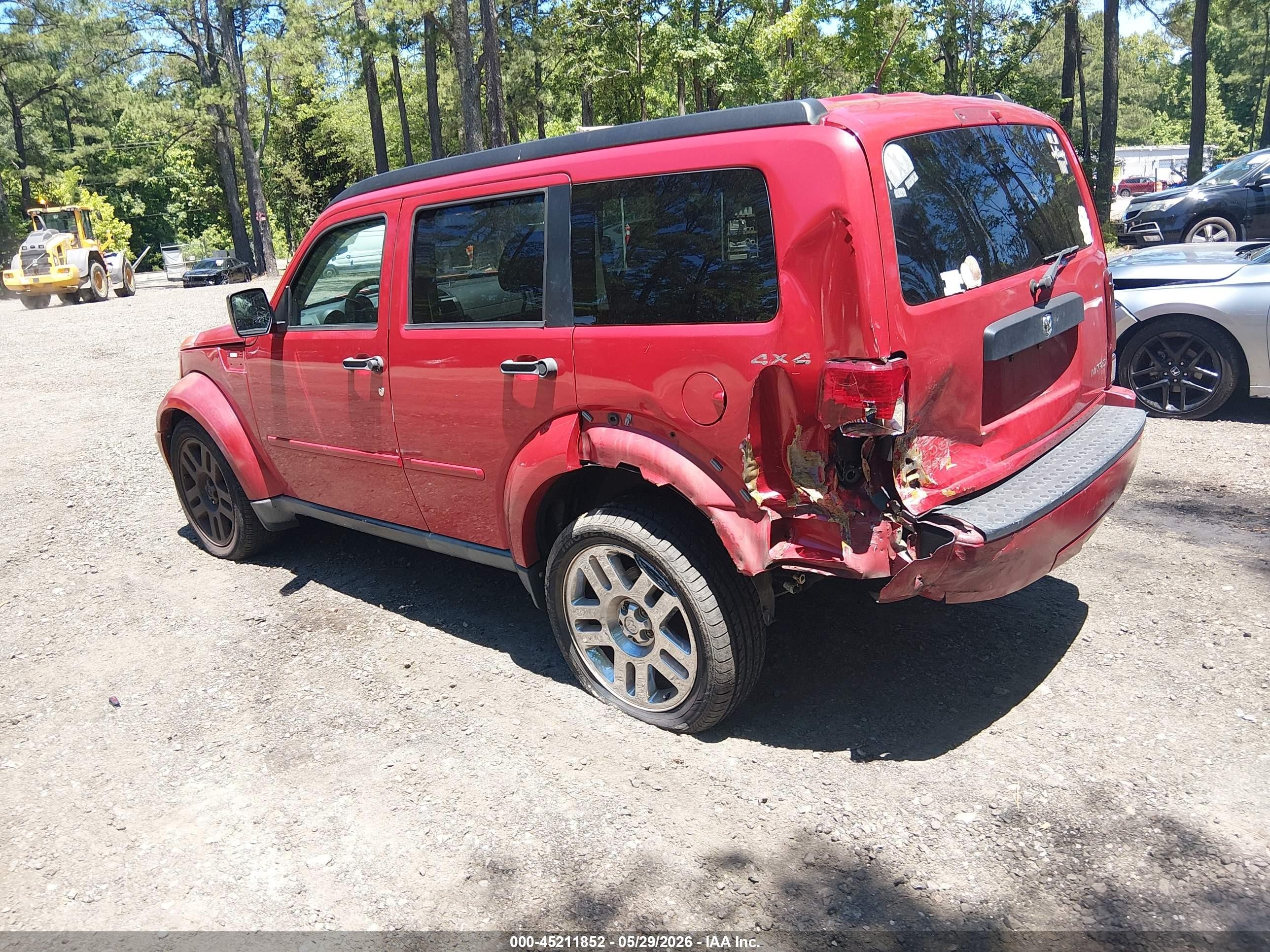 2011 Dodge Nitro Heat Red vin: 1D4PU4GK0BW603390