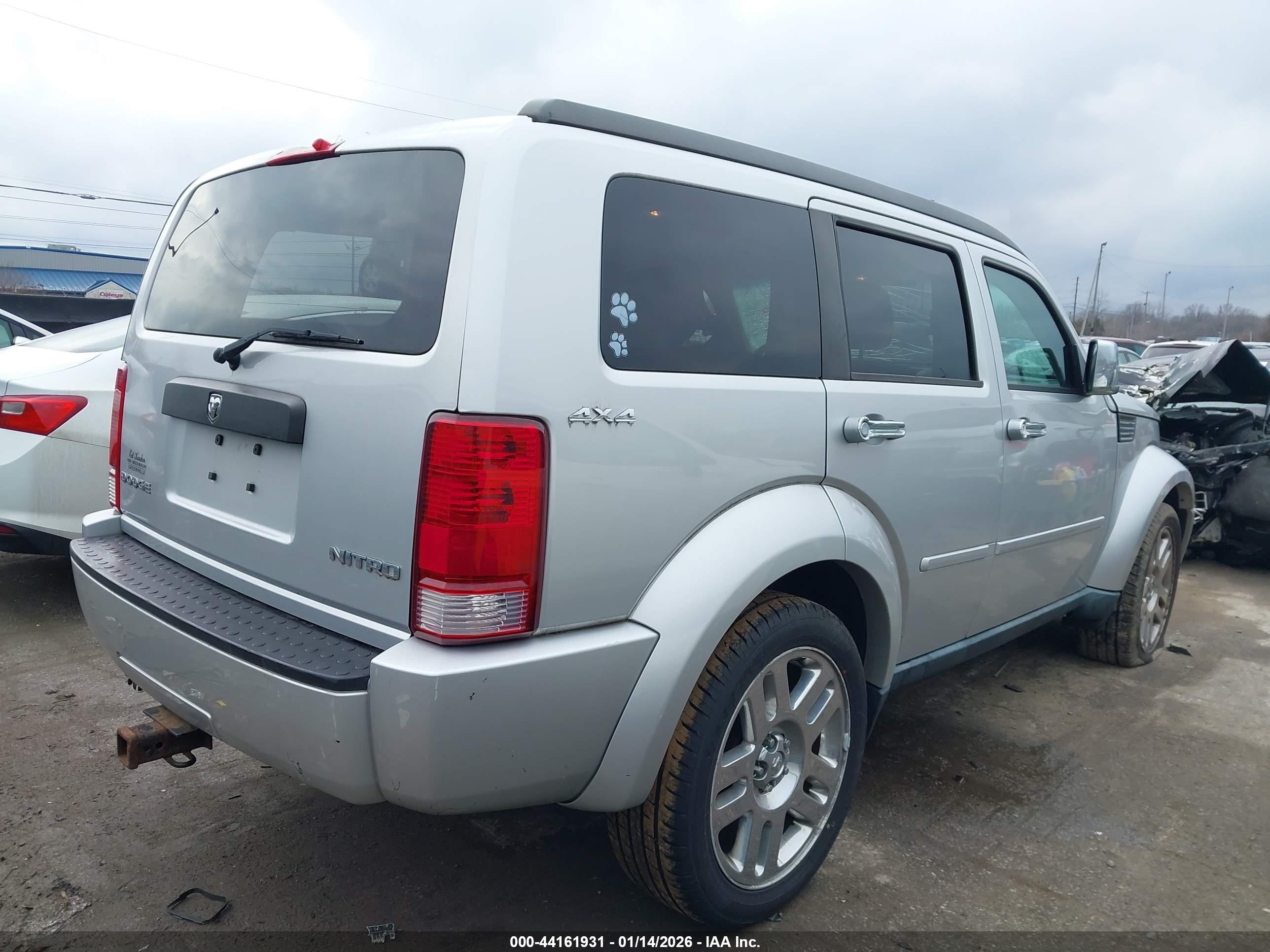 2011 Dodge Nitro Heat Silver vin: 1D4PU4GK5BW590801