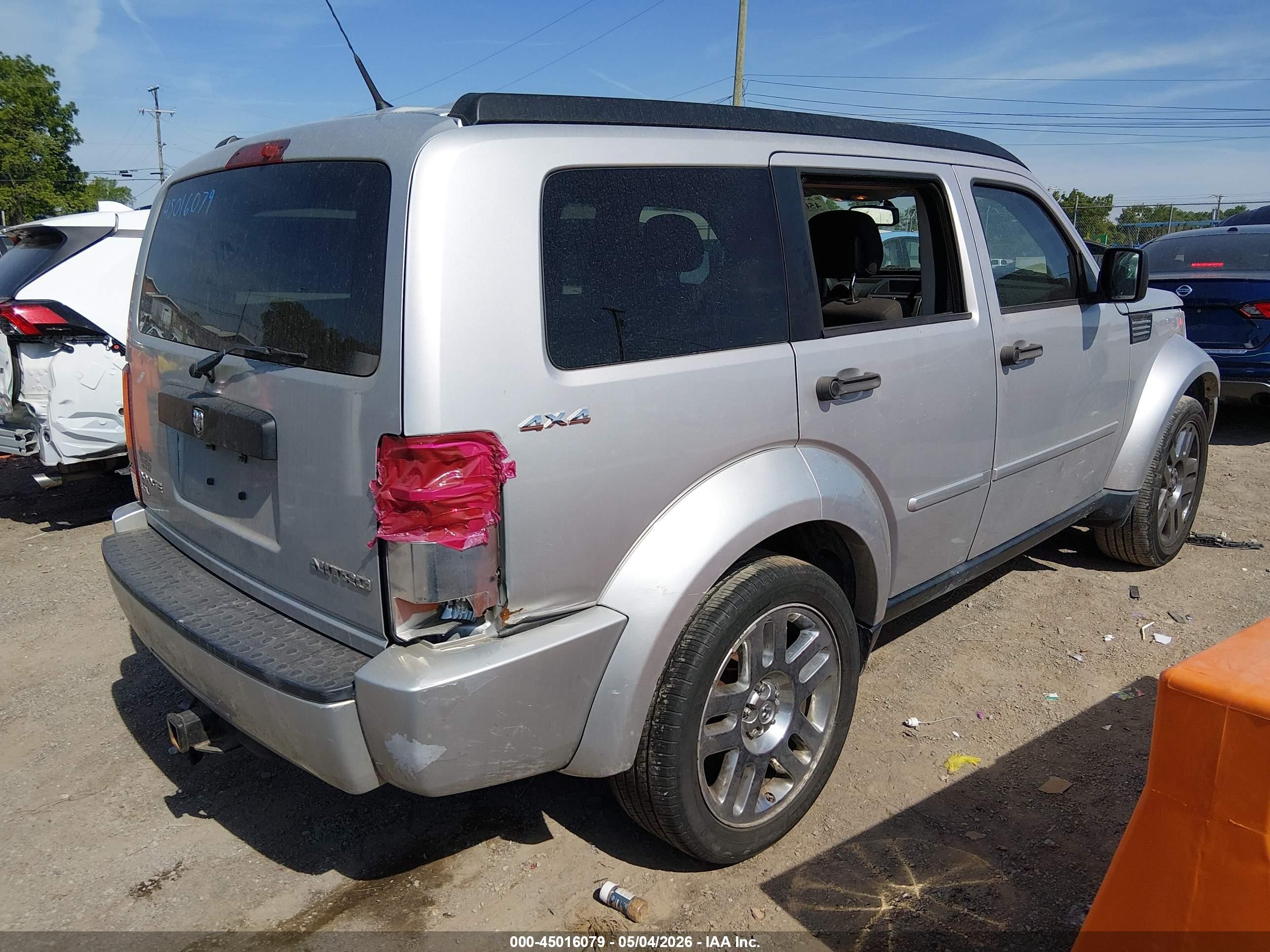 2011 Dodge Nitro Heat Silver vin: 1D4PU4GX2BW501200