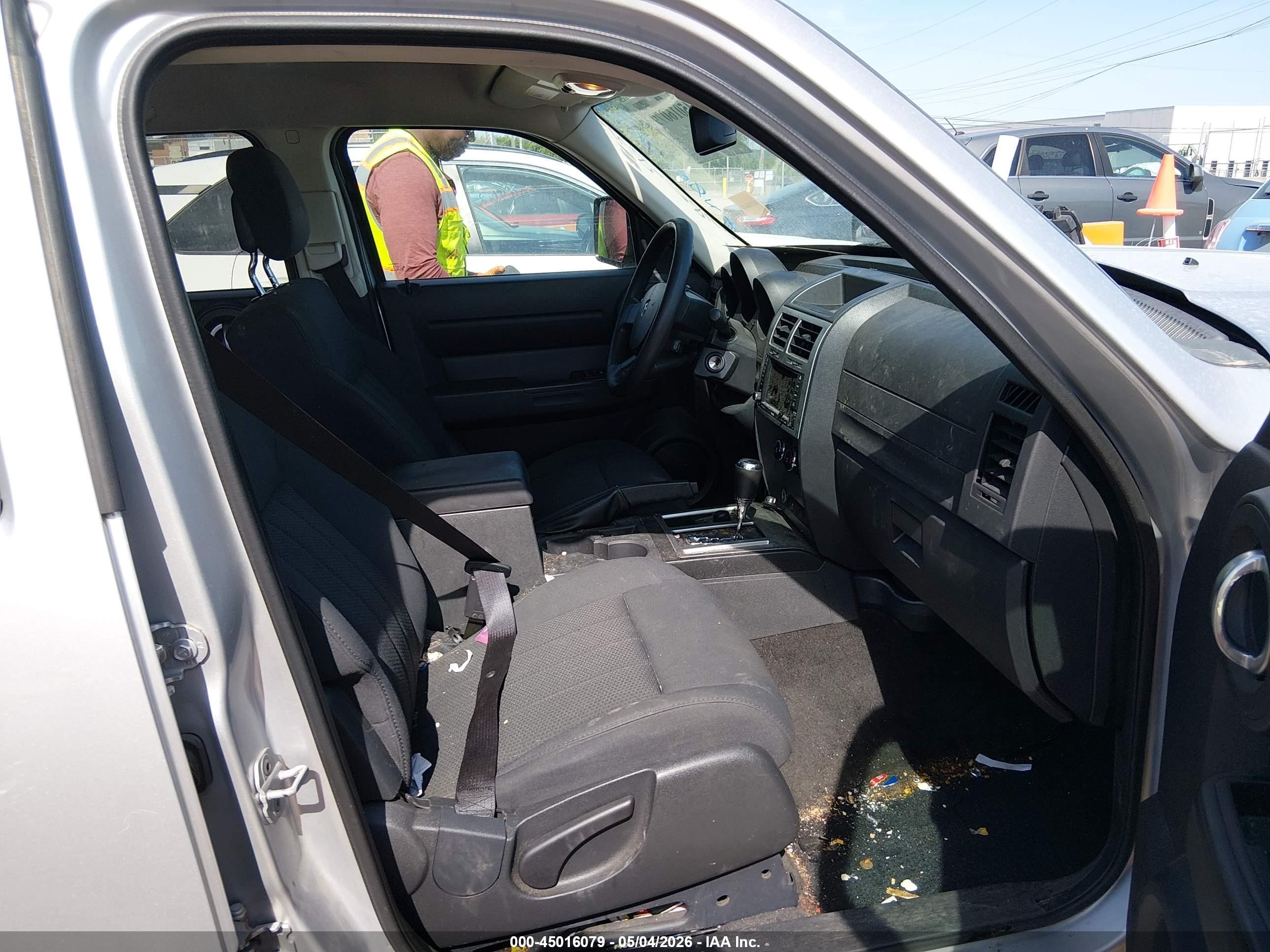 2011 Dodge Nitro Heat Silver vin: 1D4PU4GX2BW501200