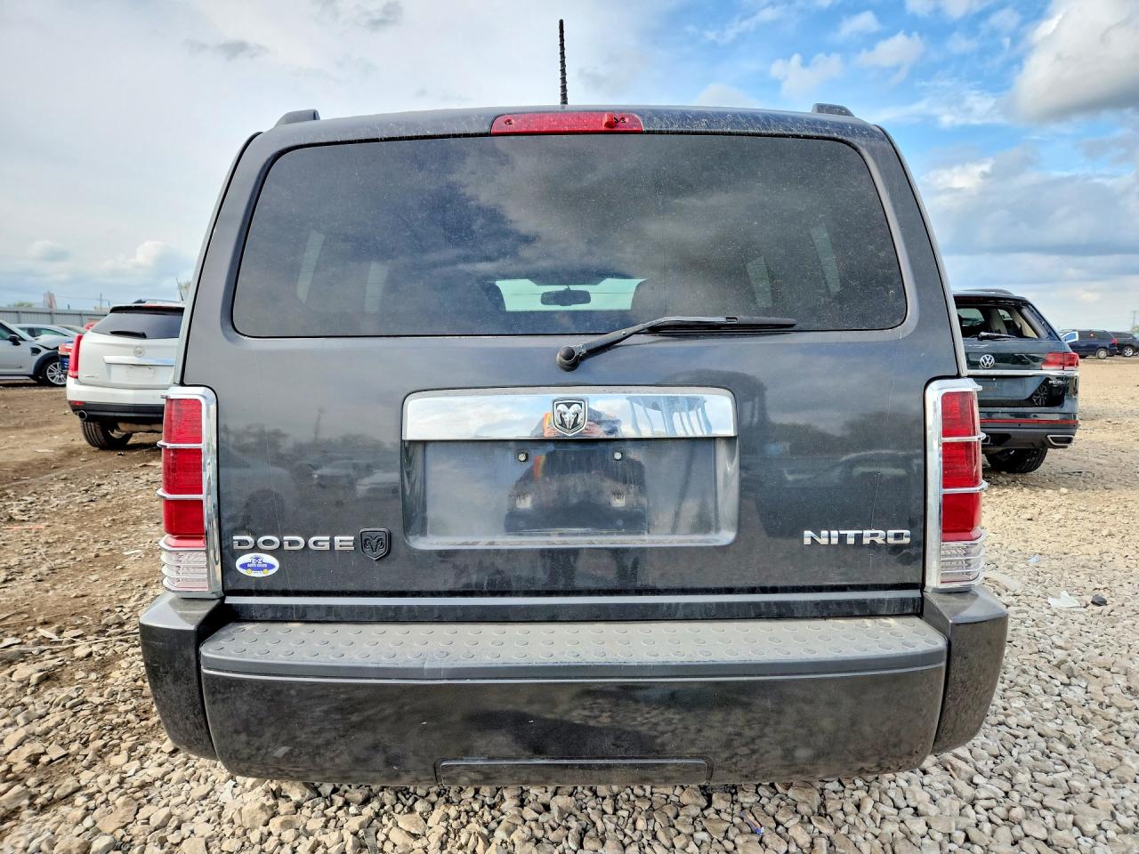 2011 Dodge Nitro Sxt Black vin: 1D4PU5GK3BW564977