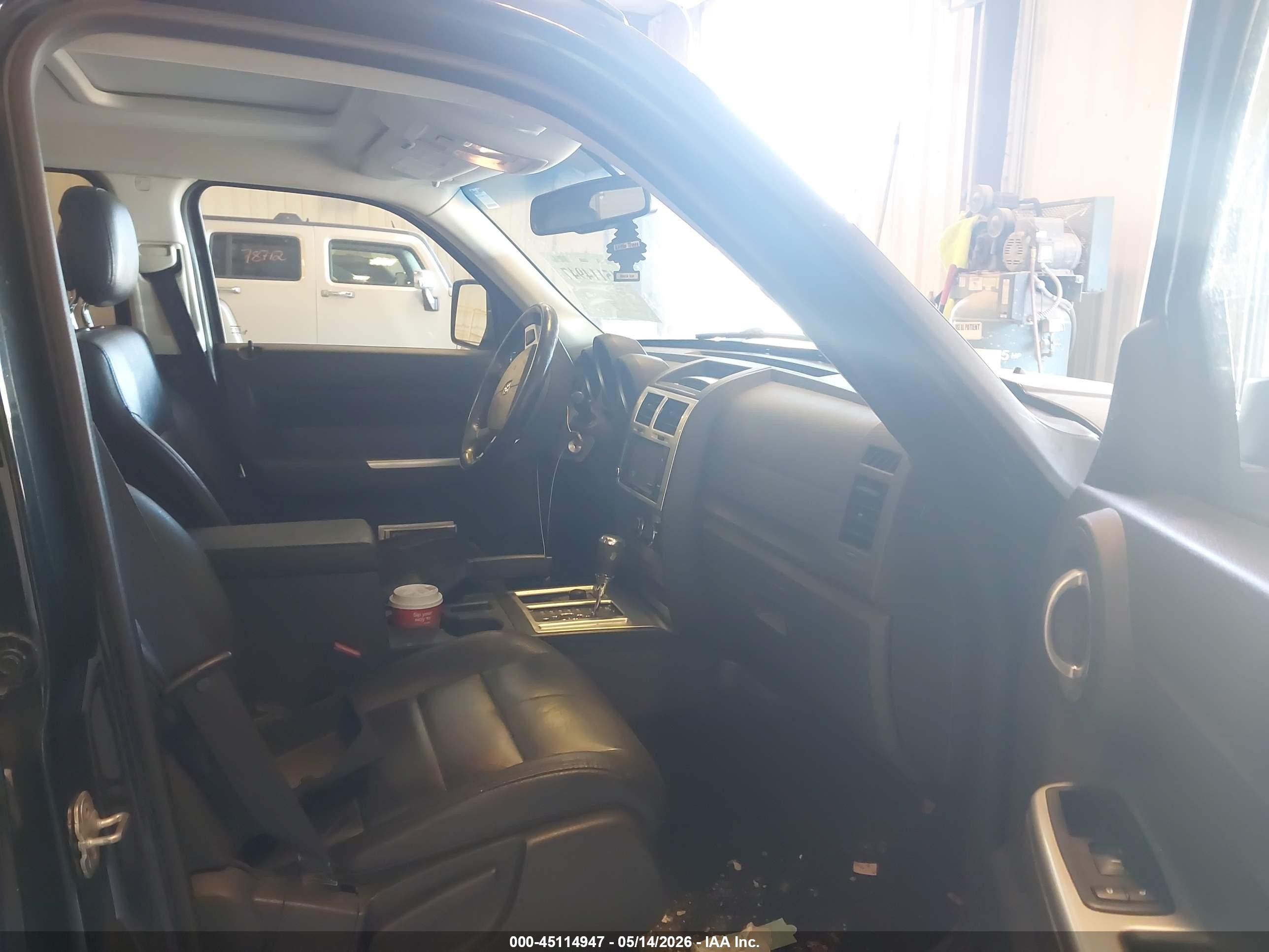 2011 Dodge Nitro Sxt Black vin: 1D4PU5GK5BW568464