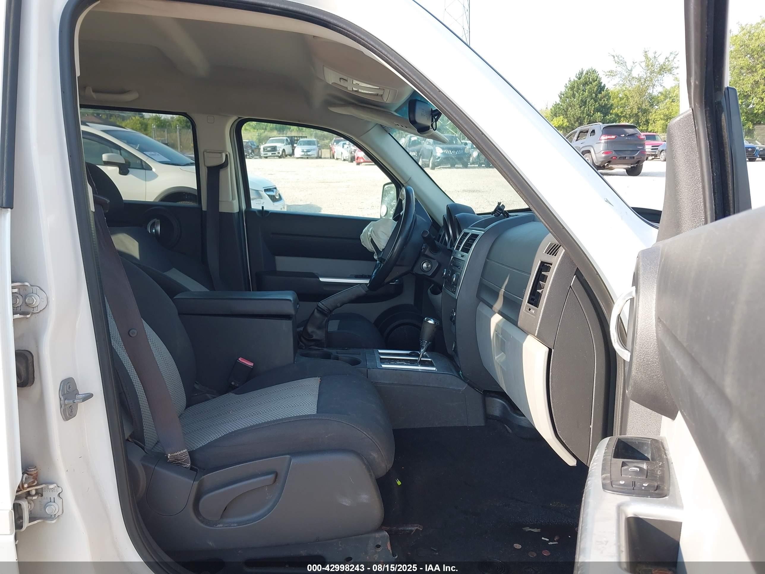 2010 Dodge Nitro Sxt Белый vin: 1D4PU5GK7AW141155