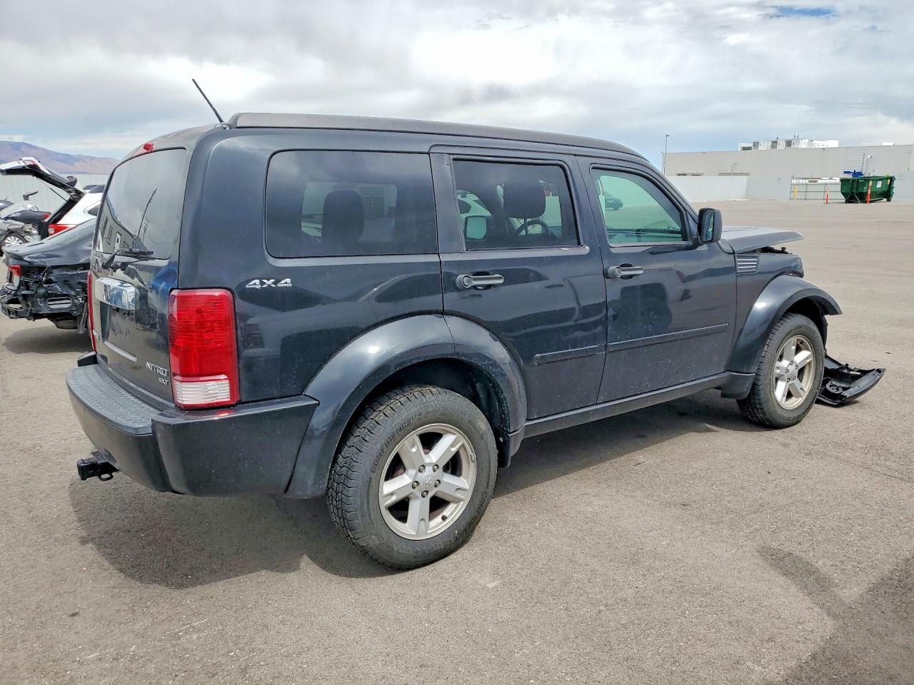 2010 Dodge Nitro Sxt Black vin: 1D4PU5GK7AW158098