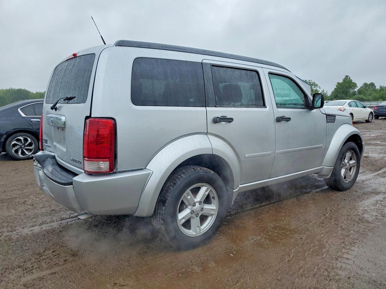 2011 Dodge Nitro Sxt Silver vin: 1D4PU5GK9BW565051