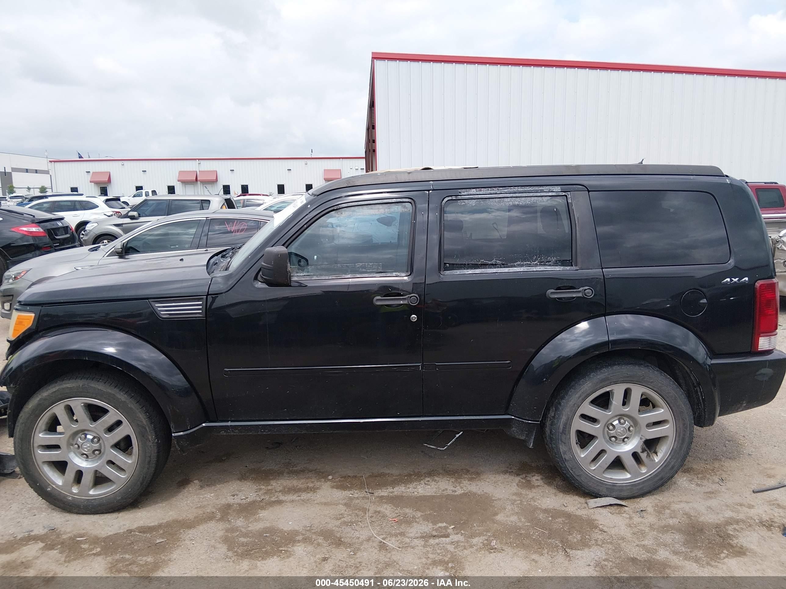 2010 Dodge Nitro Sxt Black vin: 1D4PU5GX5AW141795