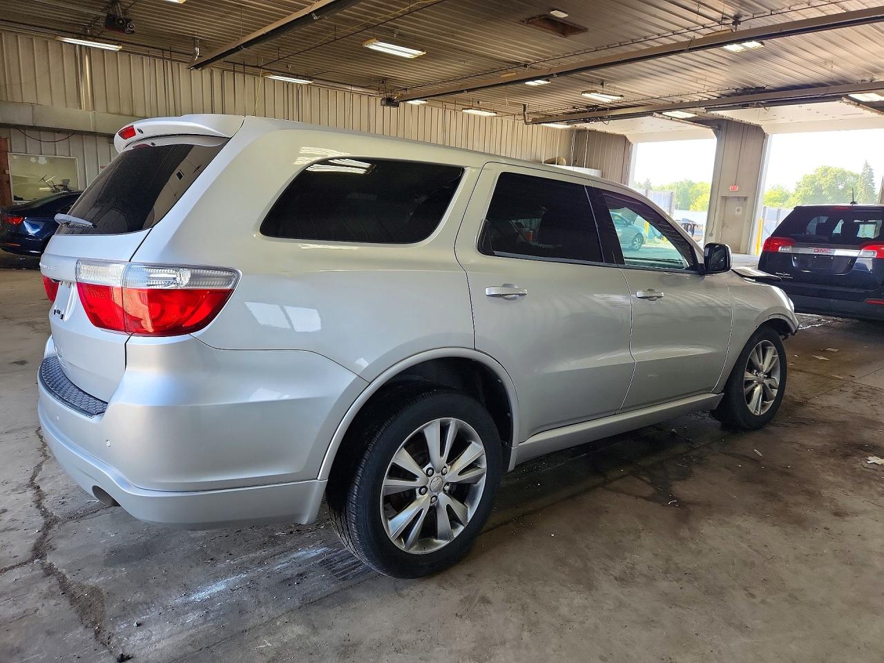 2011 Dodge Durango Heat Серебряный vin: 1D4RD3GG6BC687179