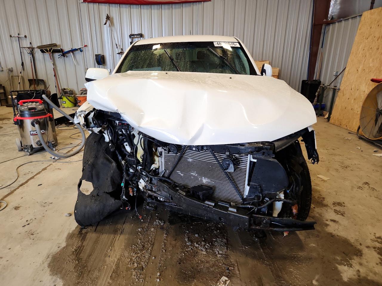 2011 Dodge Durango Express White vin: 1D4RE2GG6BC624221