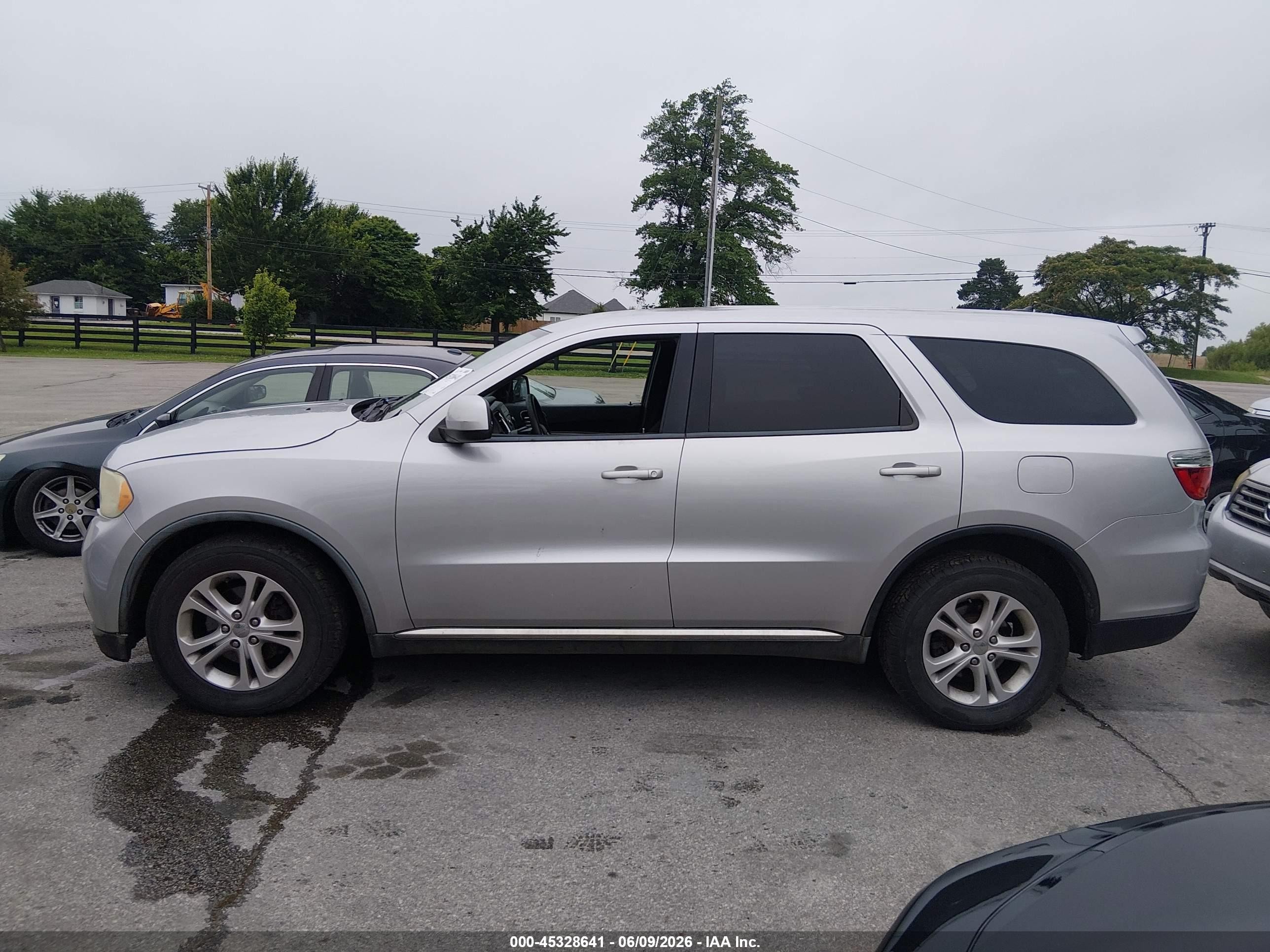 2011 Dodge Durango Express Silver vin: 1D4RE2GG8BC617206