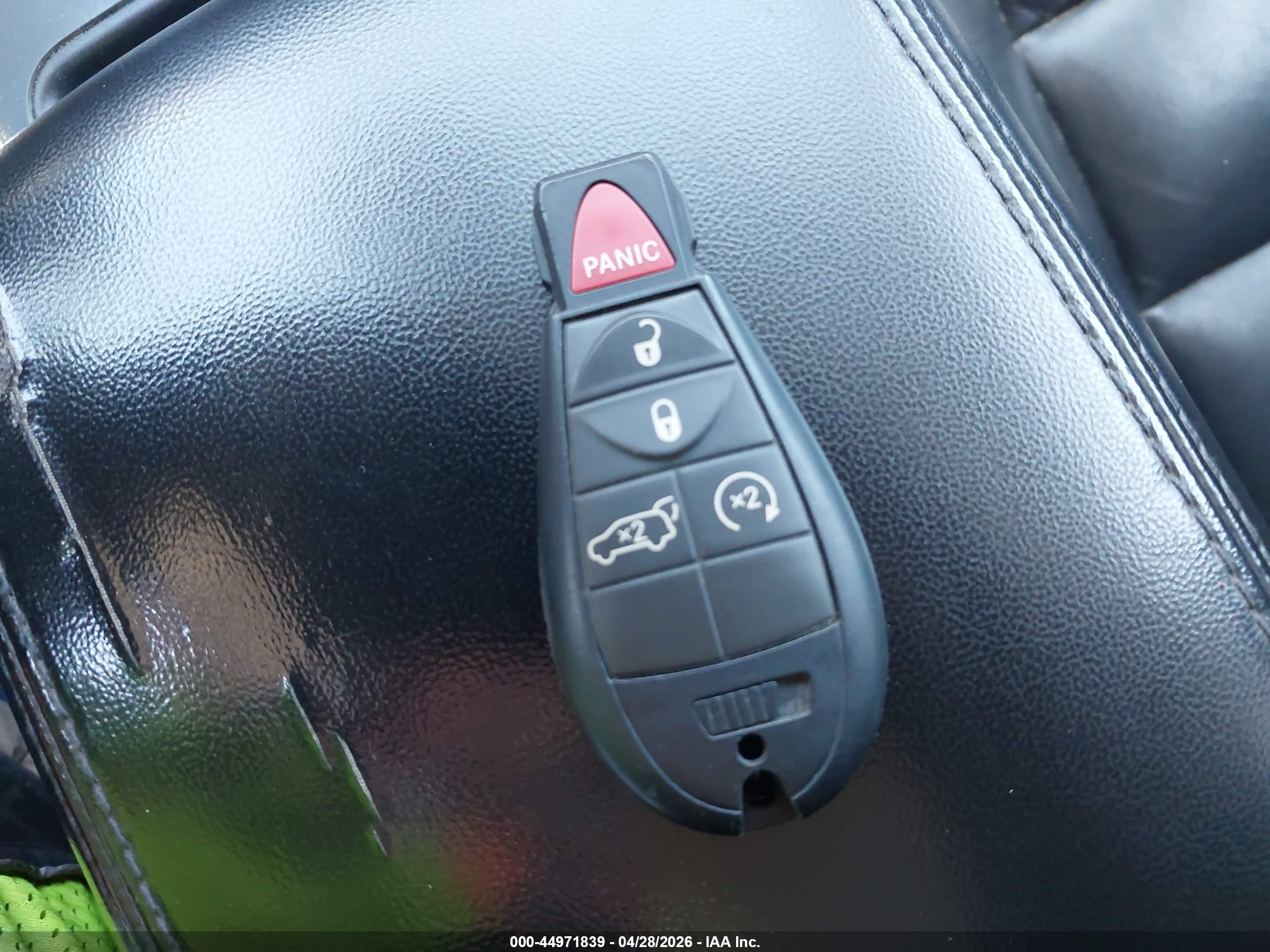 2011 Dodge Durango Crew Red vin: 1D4RE4GG5BC598898