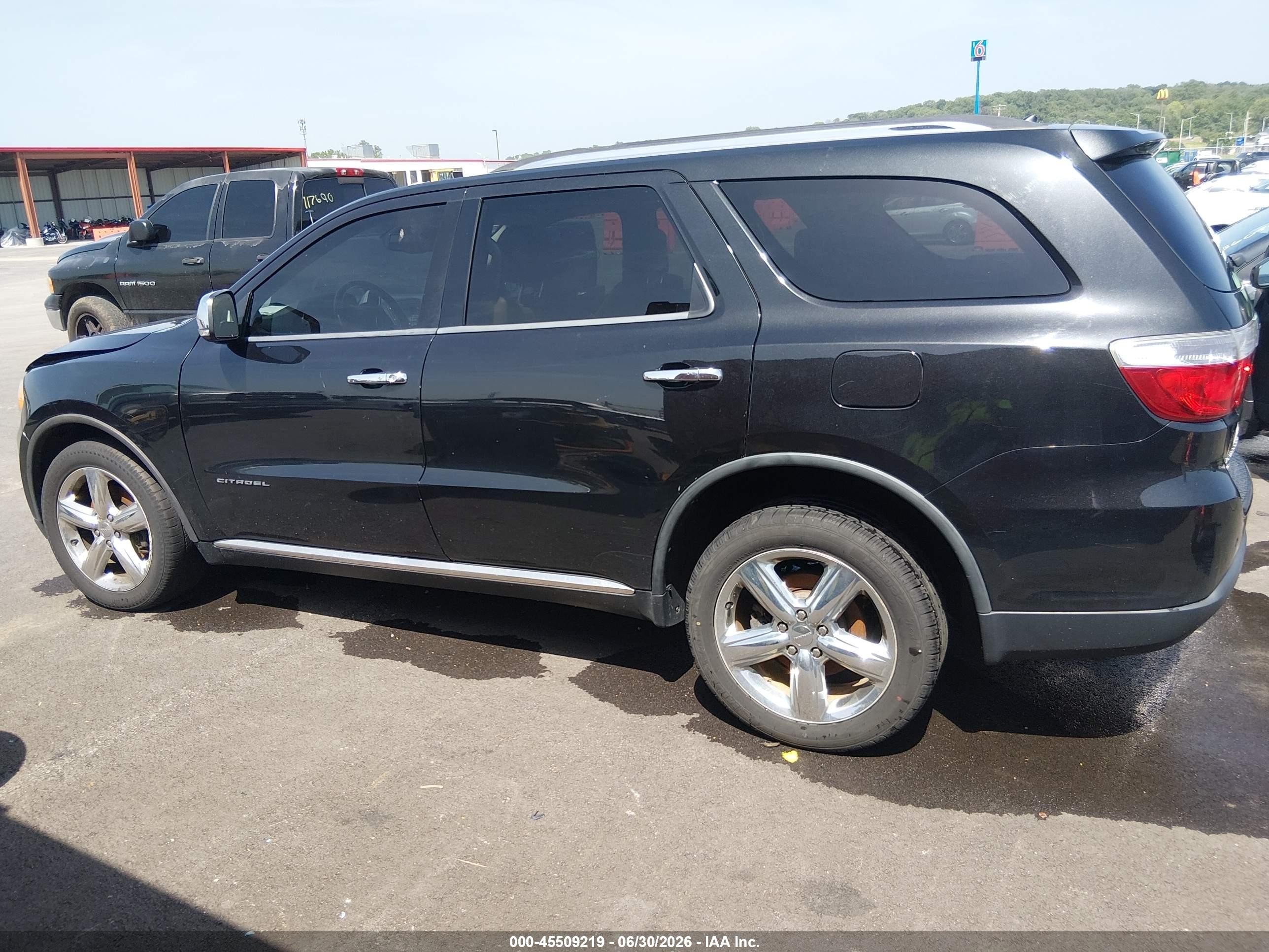 2011 Dodge Durango Citadel Black vin: 1D4RE5GG2BC677449
