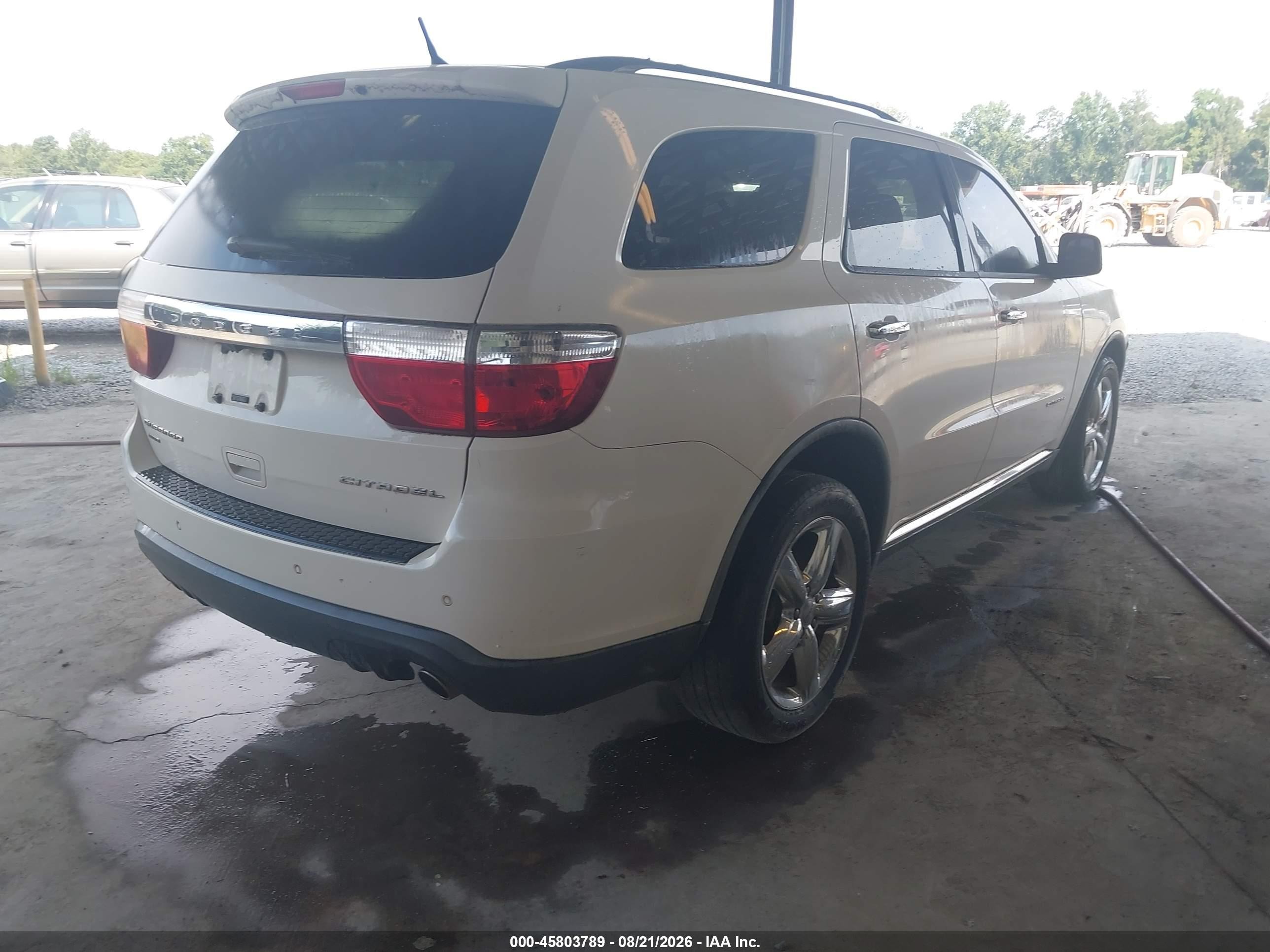 2011 Dodge Durango Citadel White vin: 1D4RE5GG7BC720814