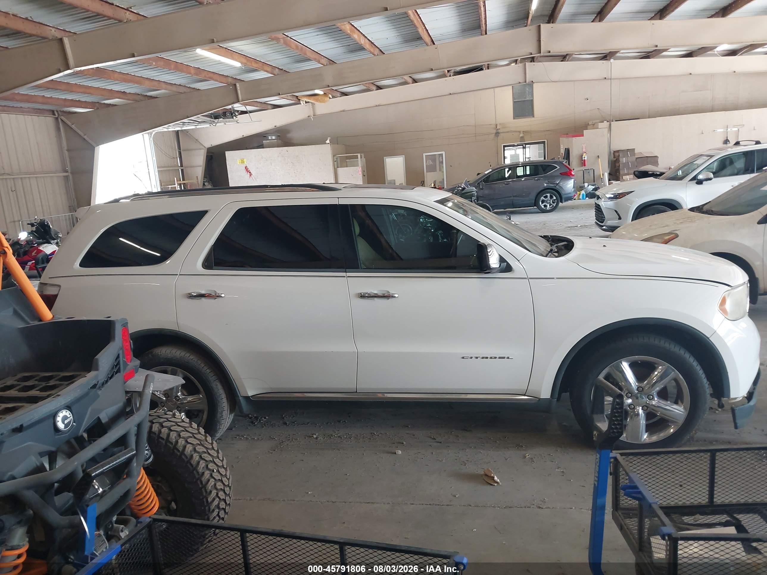 2011 Dodge Durango Citadel White vin: 1D4SE5GT6BC693300