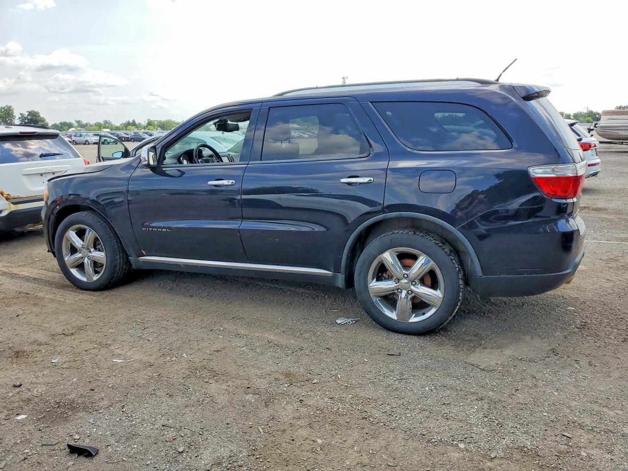 2011 Dodge Durango Citadel Black vin: 1D4SE5GT7BC699073