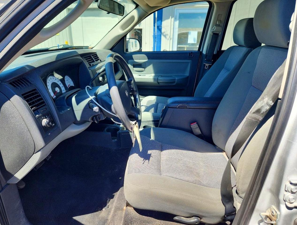 2010 Dodge Dakota Sxt Silver vin: 1D7CW3GK0AS173193