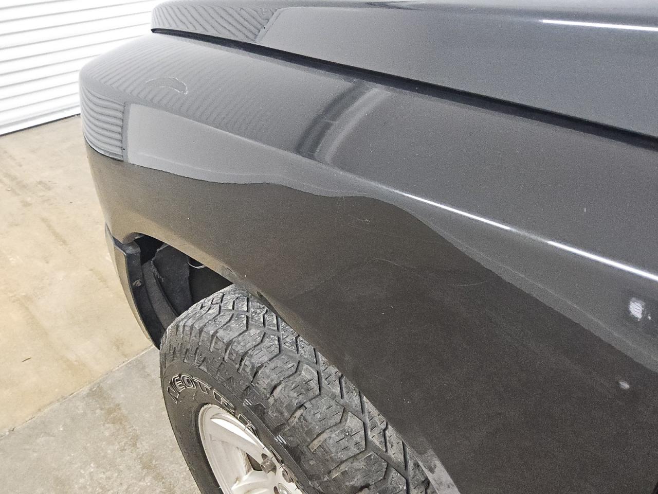 2010 Dodge Dakota Sxt Black vin: 1D7CW3GK7AS222891 Damage: Left Front Fender, Dent(S) W/ Paint Dmg, 7 To 8 Inches