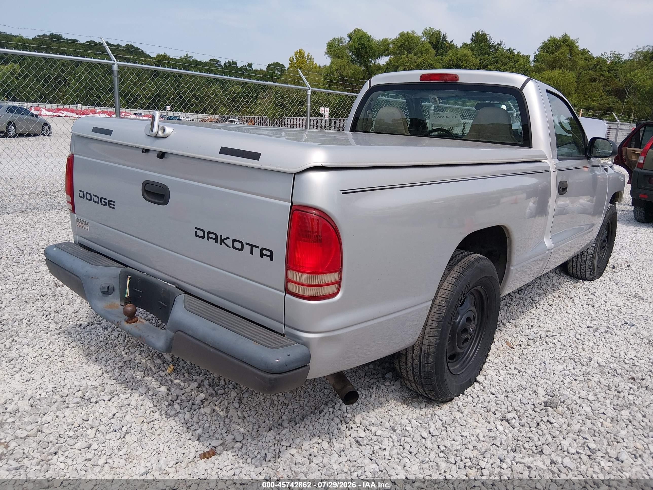 2004 Dodge Dakota   Silver vin: 1D7FL16K24S568038