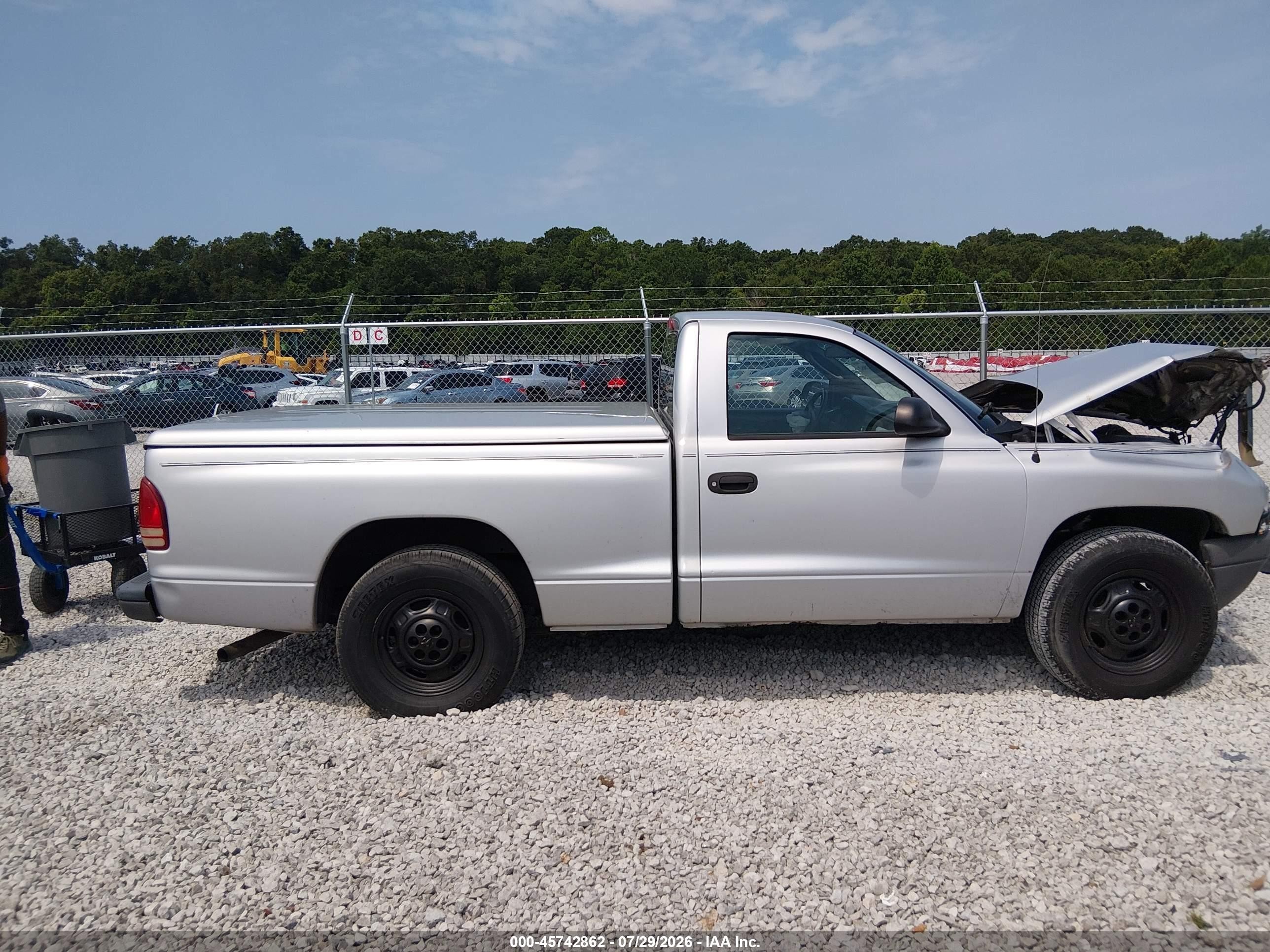 2004 Dodge Dakota   Silver vin: 1D7FL16K24S568038