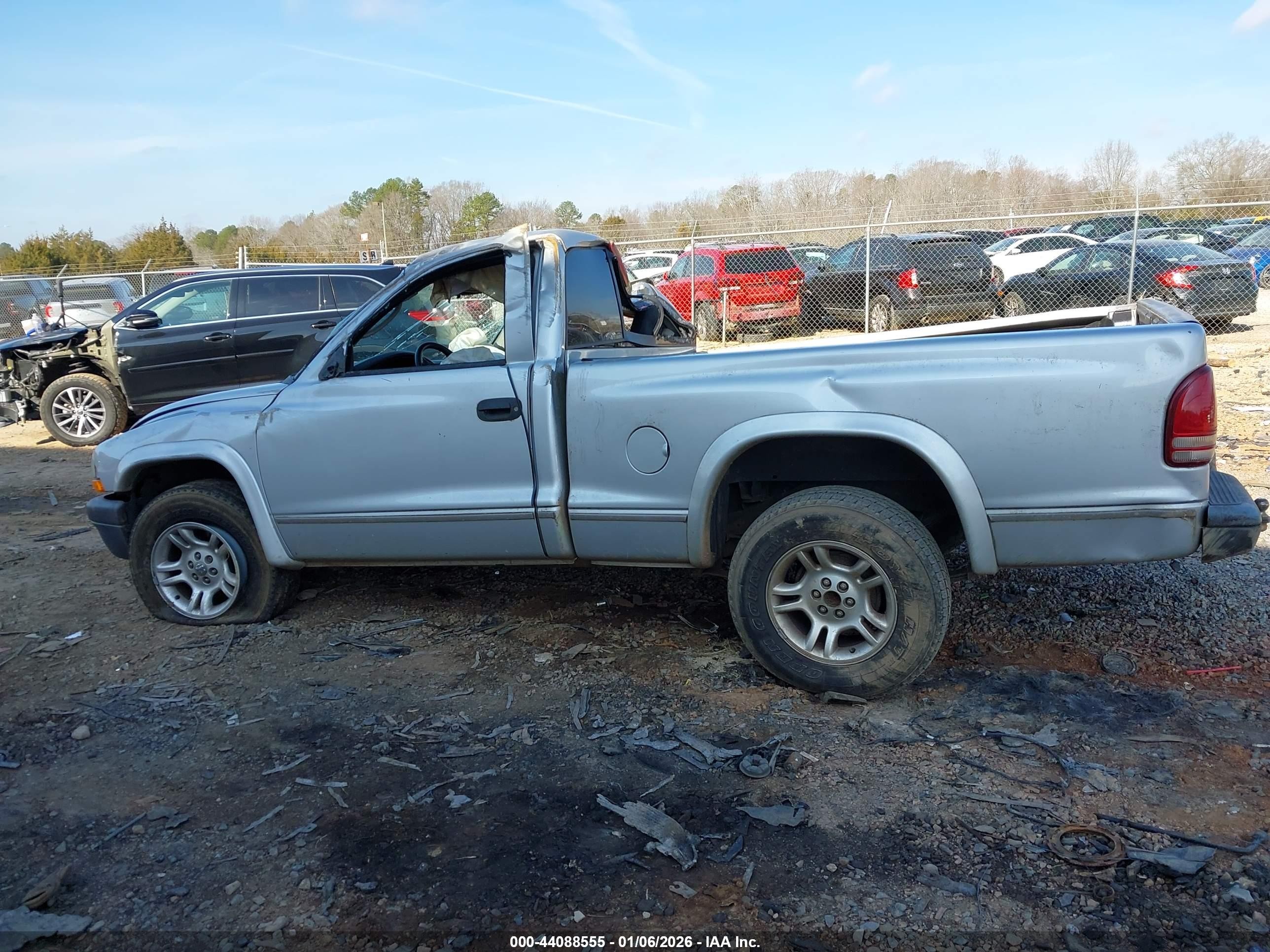 2004 Dodge Dakota   Silver vin: 1D7FL16K64S533860