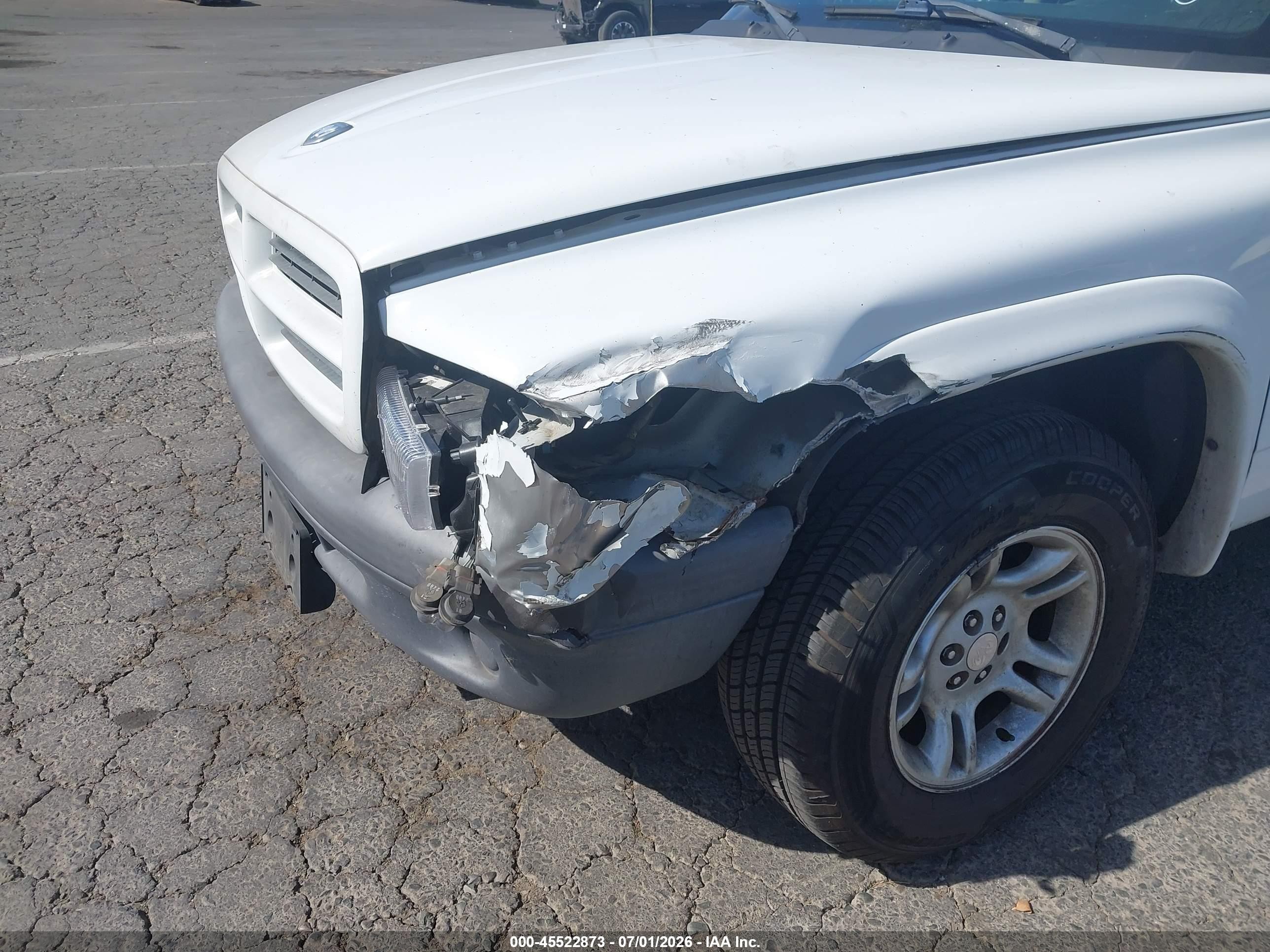 2003 Dodge Dakota   White vin: 1D7FL16X03S196323