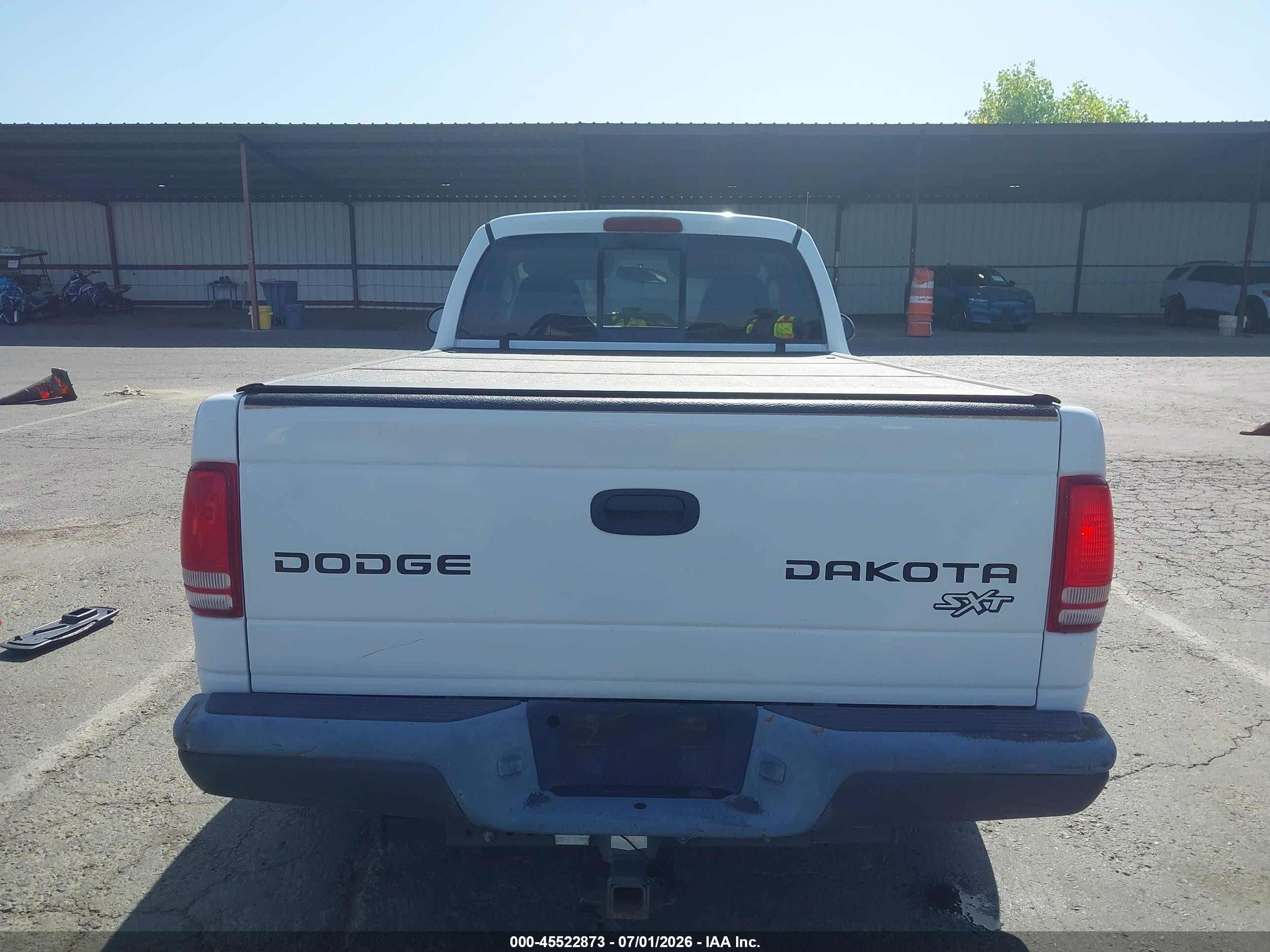 2003 Dodge Dakota   White vin: 1D7FL16X03S196323