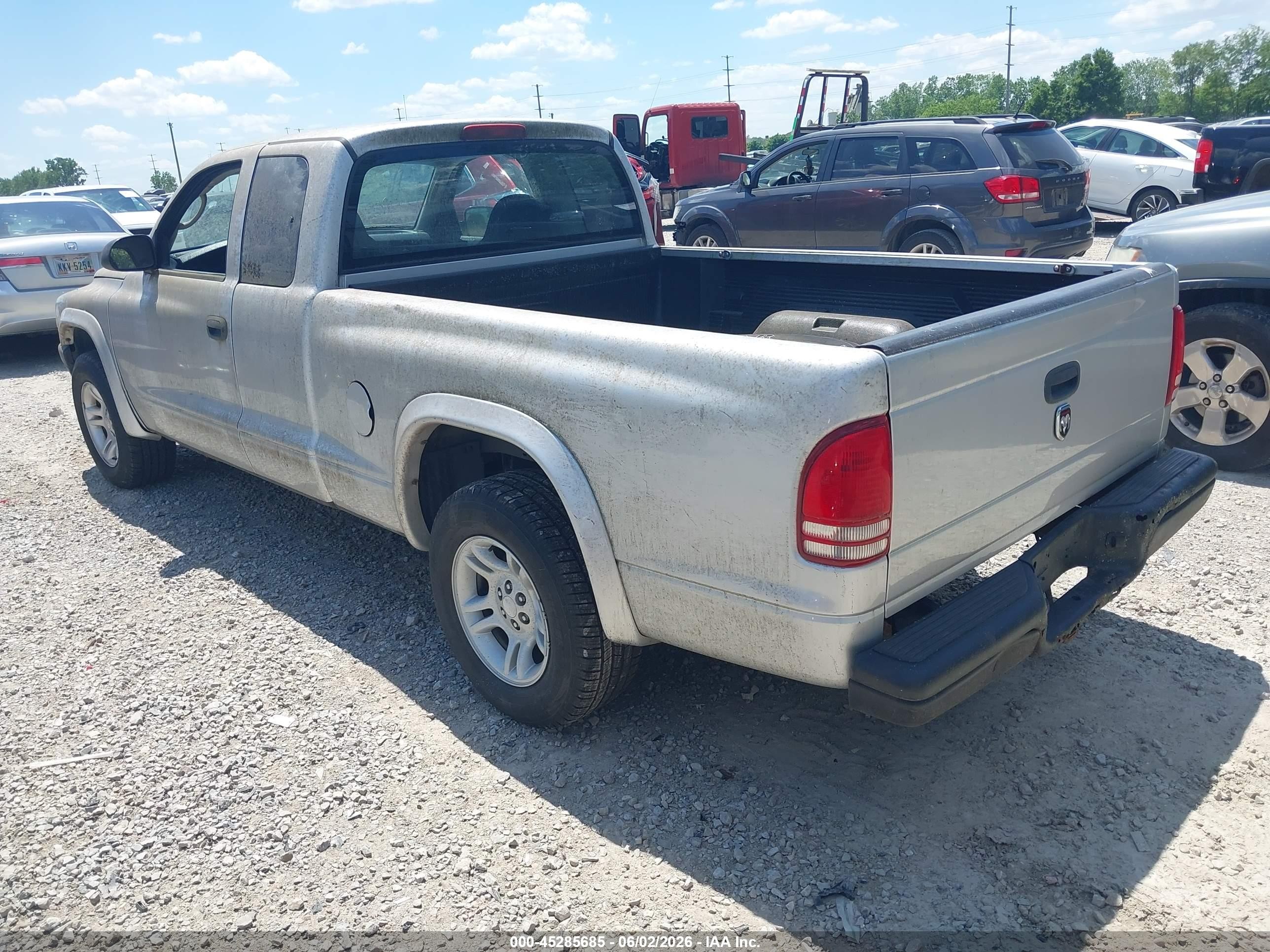 2004 Dodge Dakota   Silver vin: 1D7GL12K04S715239