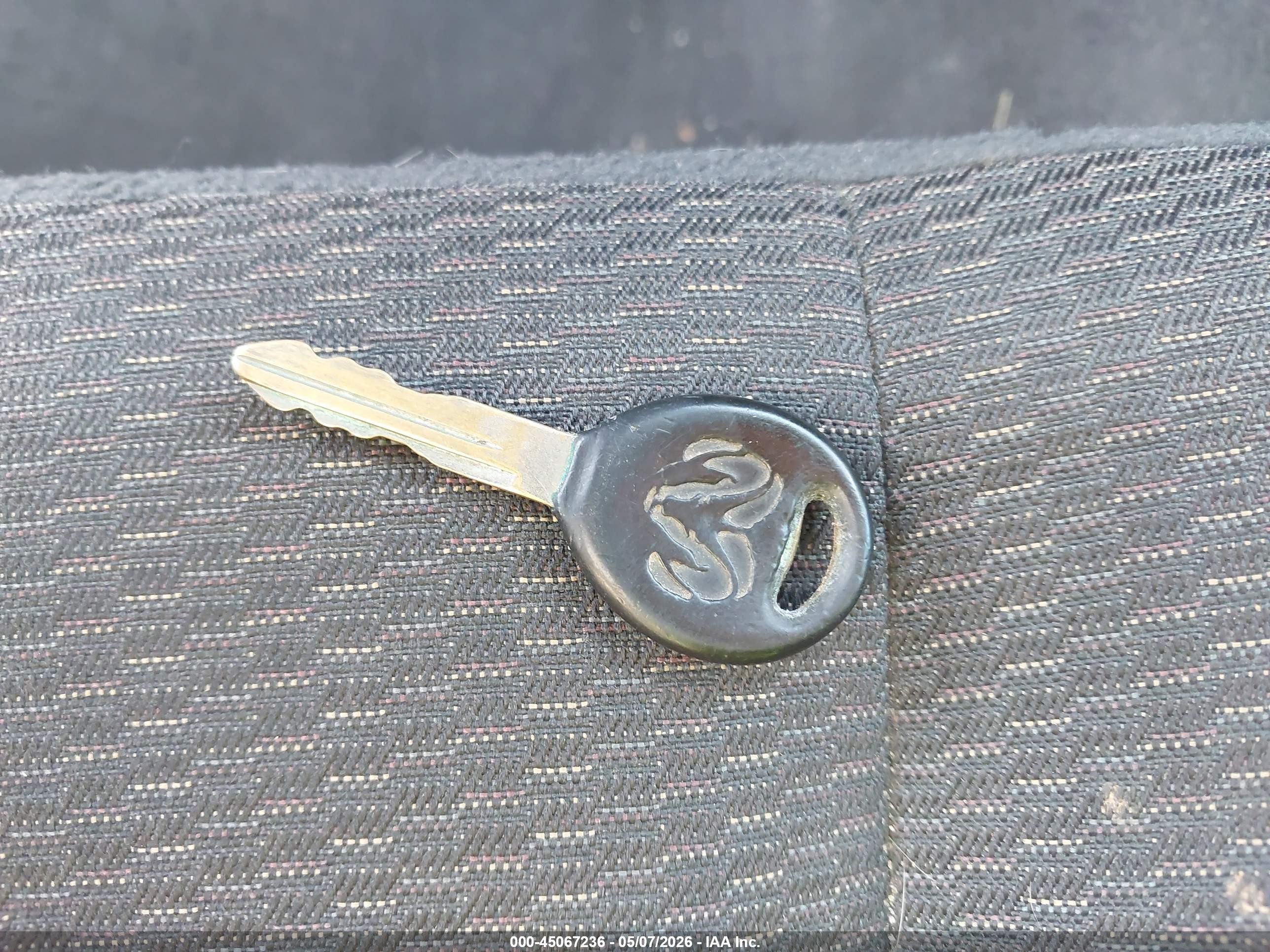 2004 Dodge Ram 1500 St Красный vin: 1D7HA16D54J147646