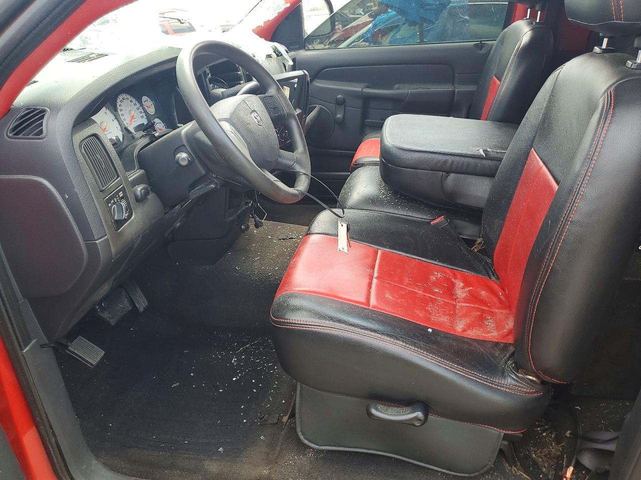 2005 Dodge Ram 1500 St Red vin: 1D7HA16D55J507418