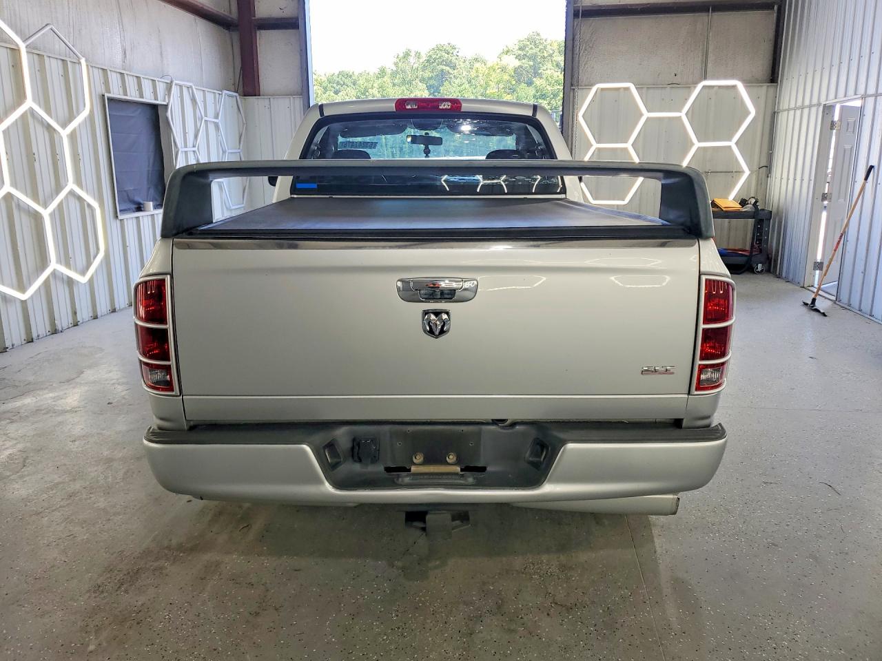 2005 Dodge Ram 1500 St Silver vin: 1D7HA16D65J586260