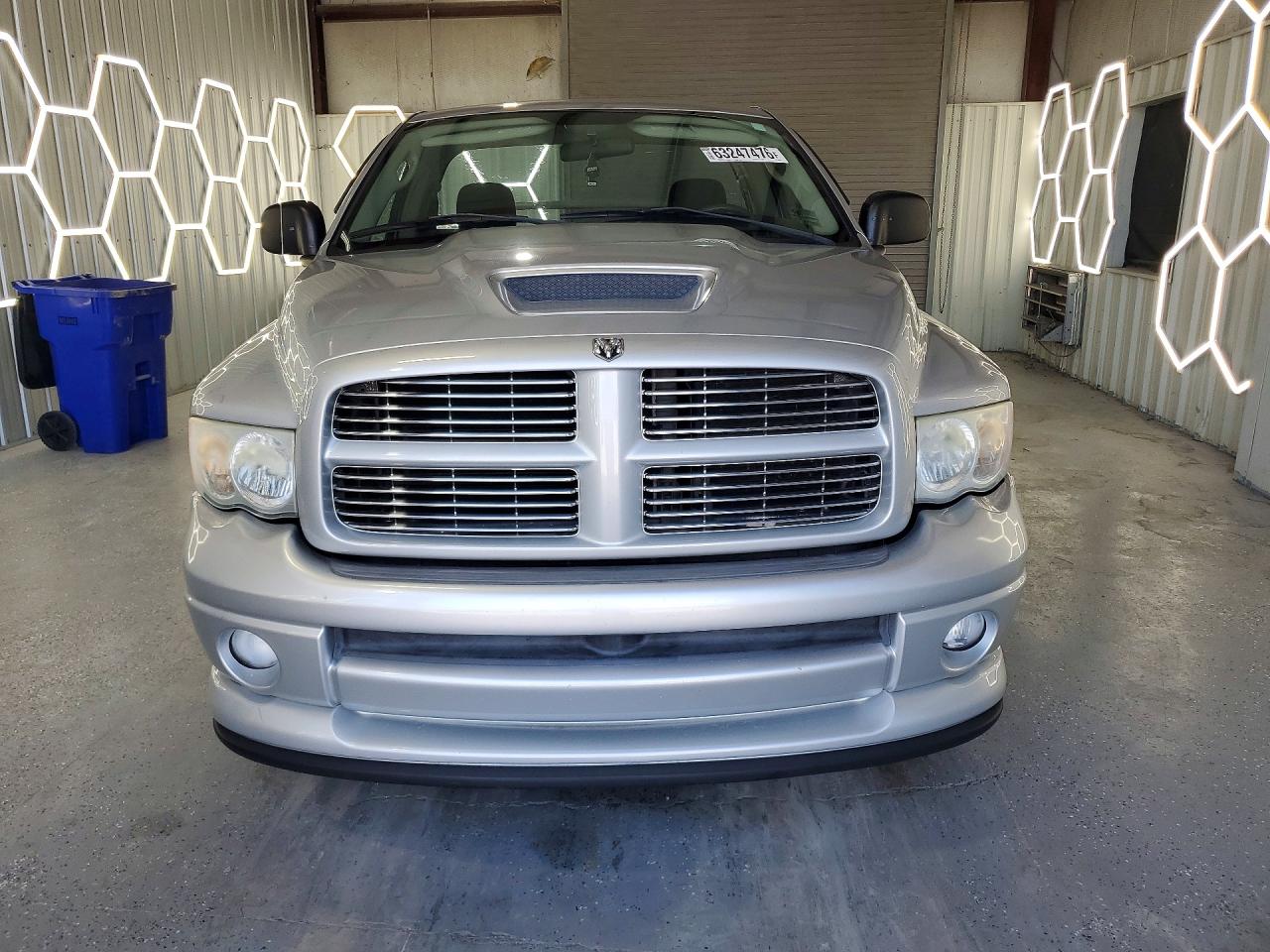 2005 Dodge Ram 1500 St Silver vin: 1D7HA16D65J586260