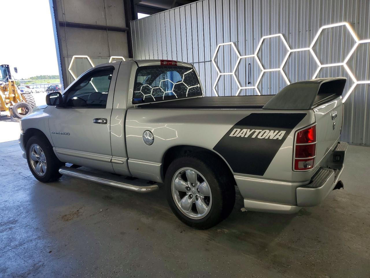 2005 Dodge Ram 1500 St Silver vin: 1D7HA16D65J586260