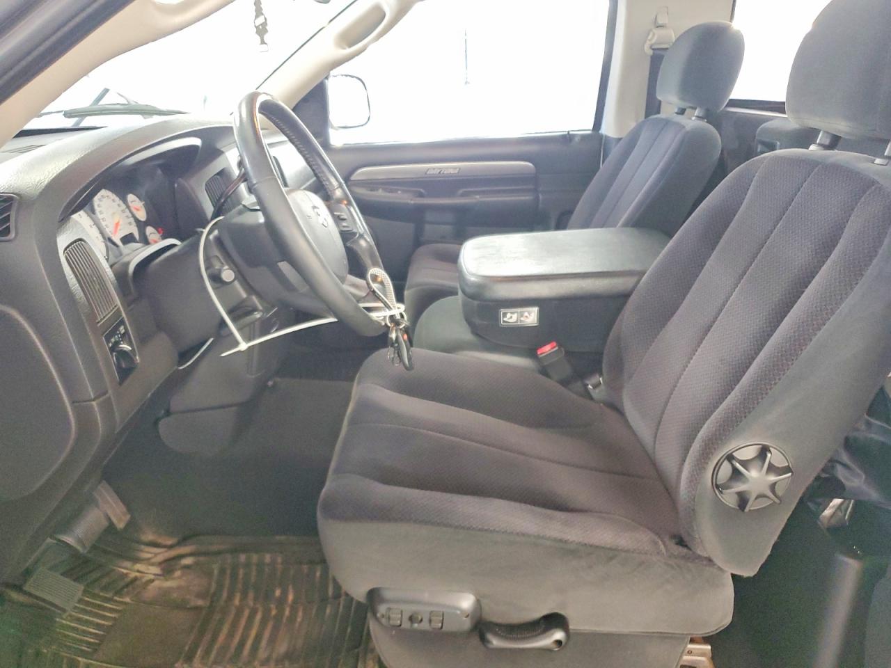 2005 Dodge Ram 1500 St Silver vin: 1D7HA16D65J586260